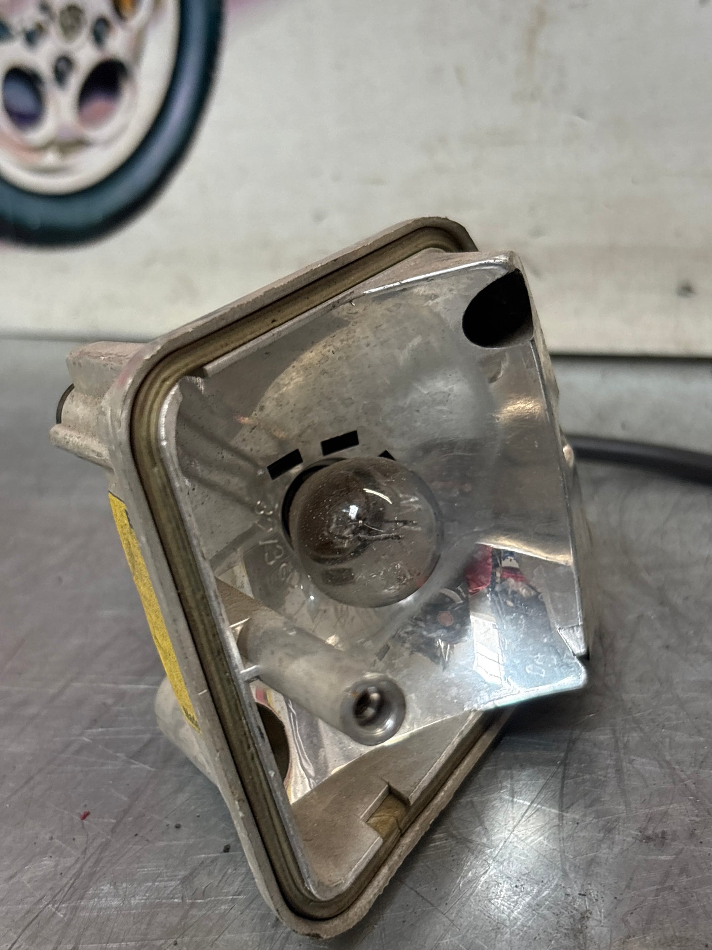 Porsche 928 right turn signal lamp, housing used 0311315022