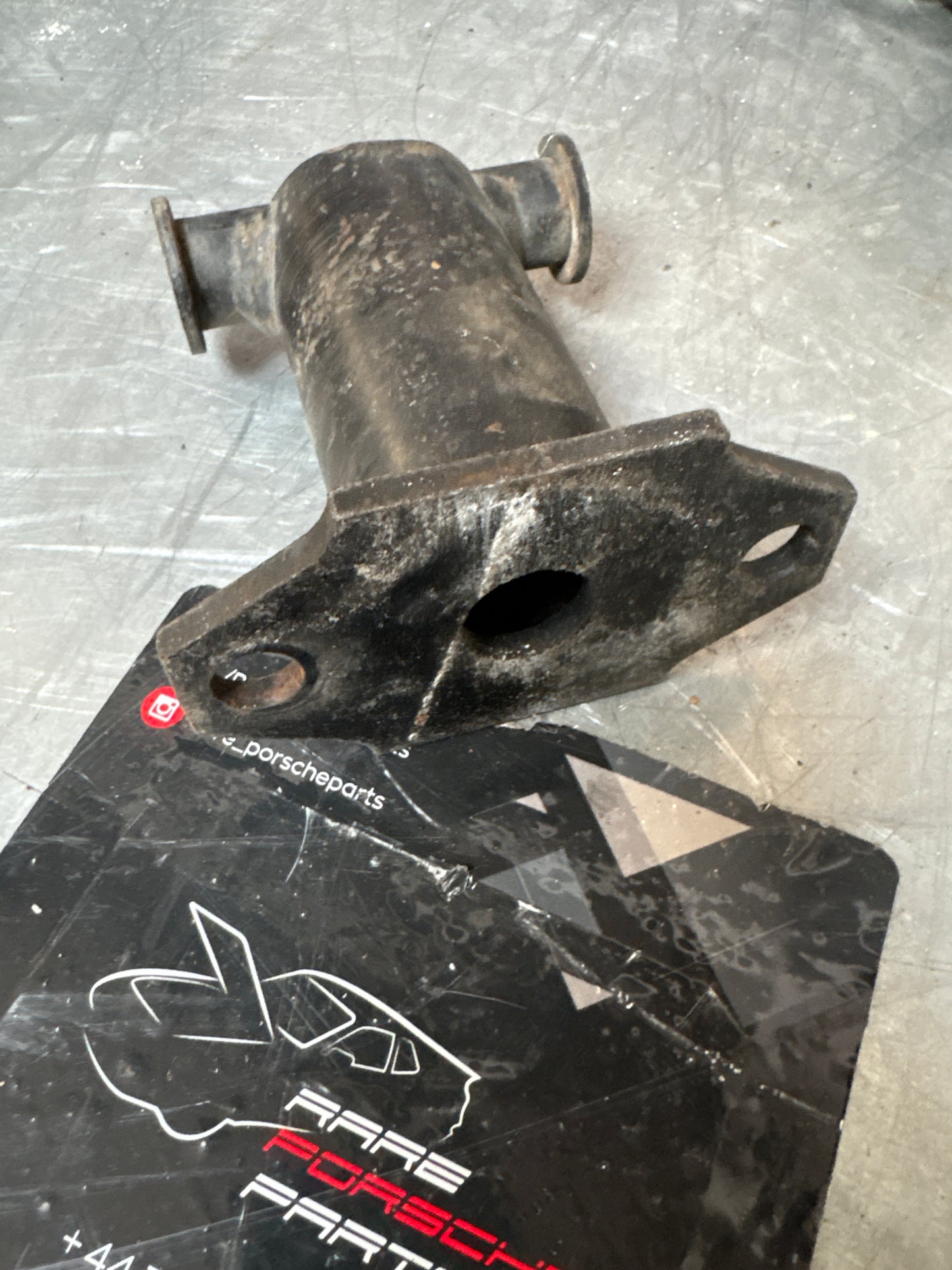 Porsche 928 Bumper shock absorber bracket, used  92850501702