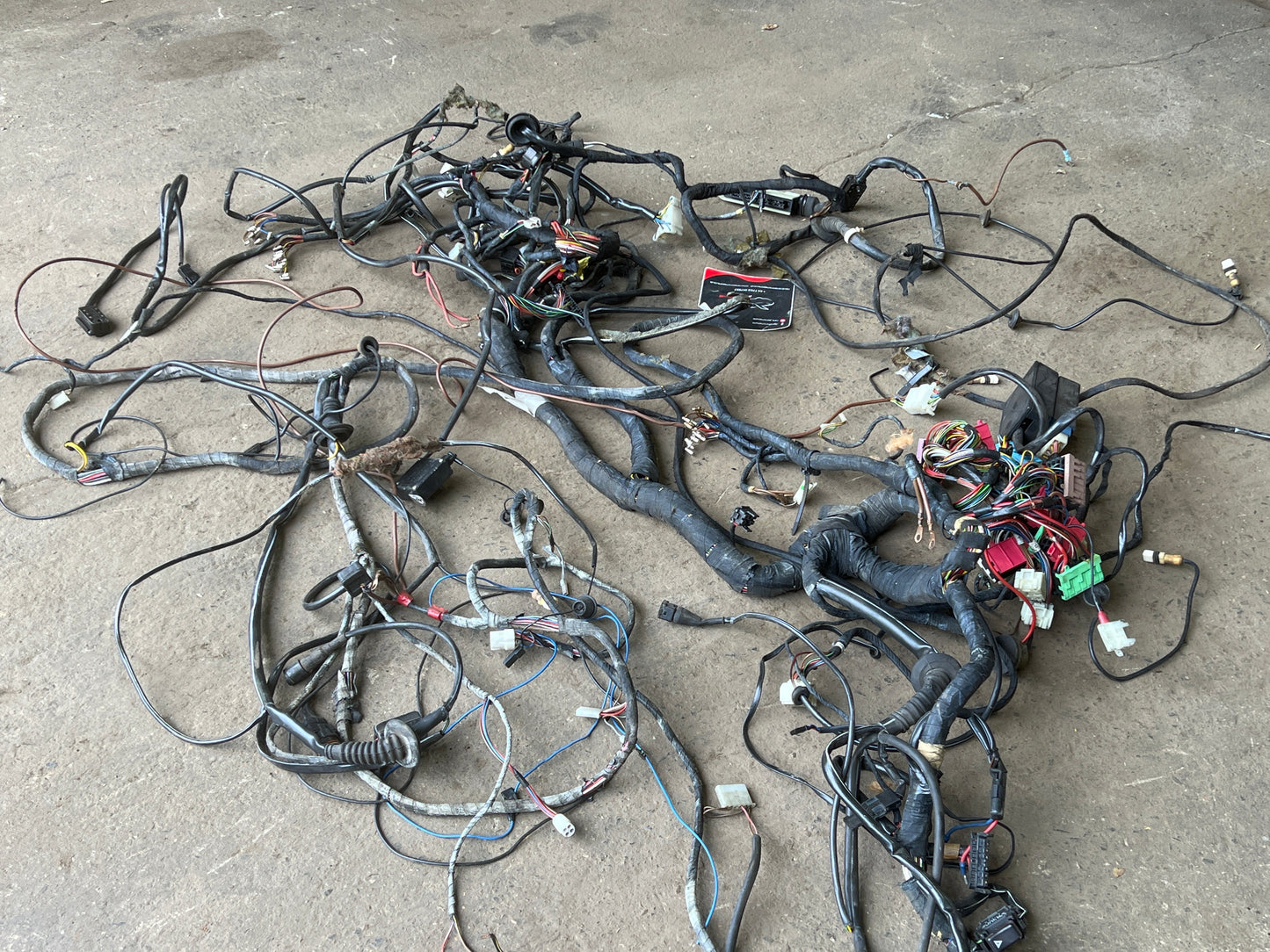 Porsche 944 2.5 Turbo 1987 cablaggio interno completo, telaio. Pezzi di ricambio o riparazioni 010 usati!!