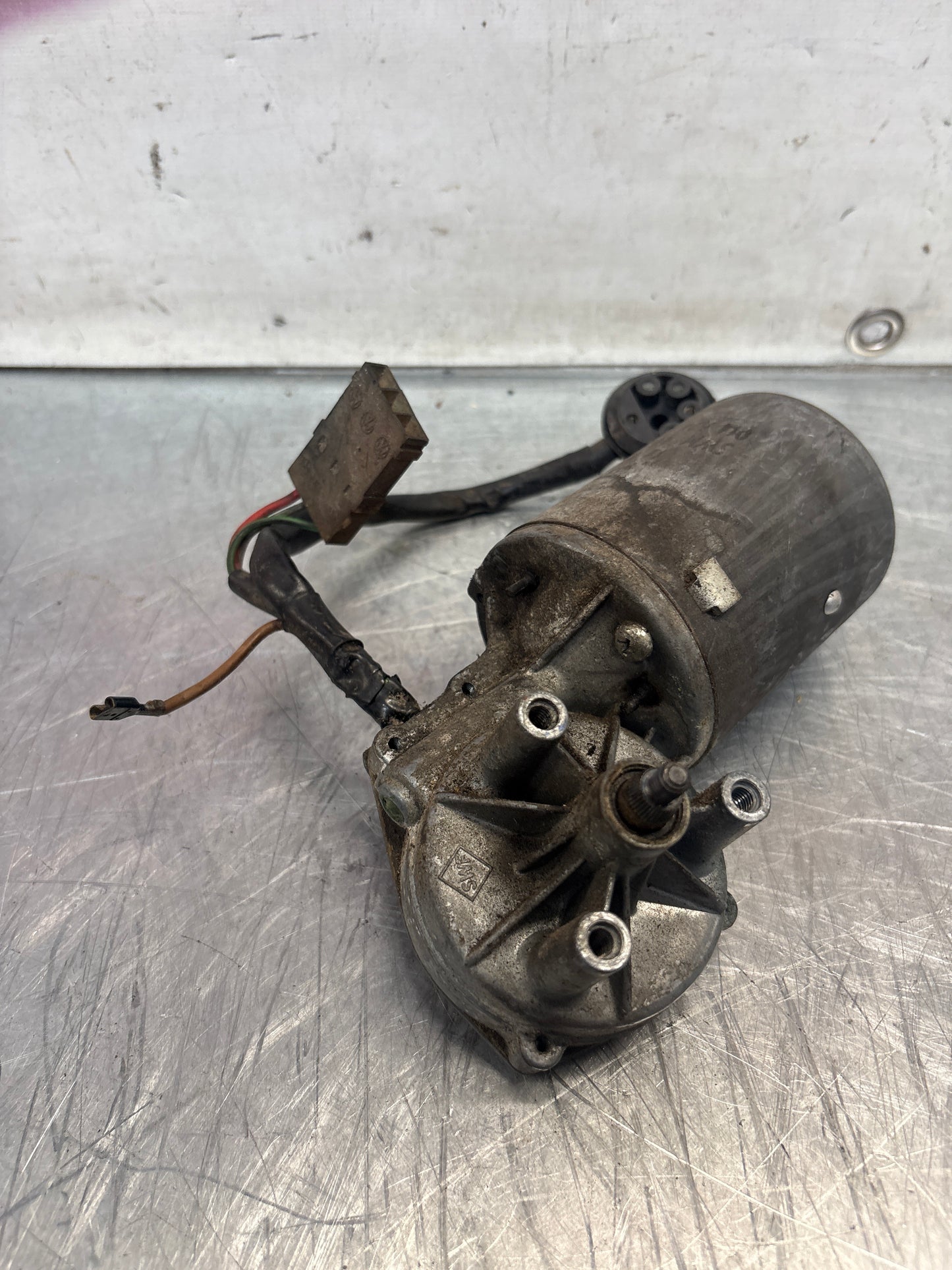 Porsche 914 right headlight motor, used, 91462411311