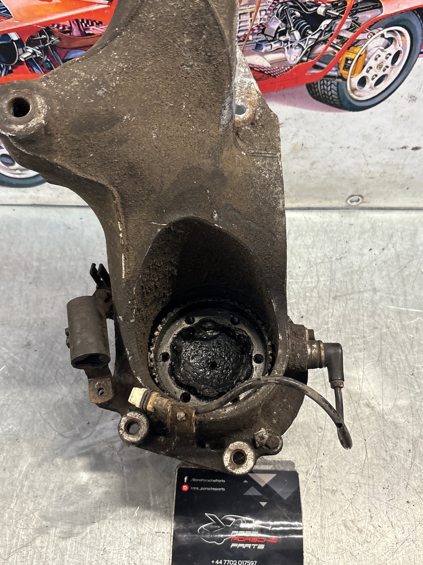 Porsche 944 alloy rear right trailing arm, used 95133151405 / 9513315144R used, with hubs