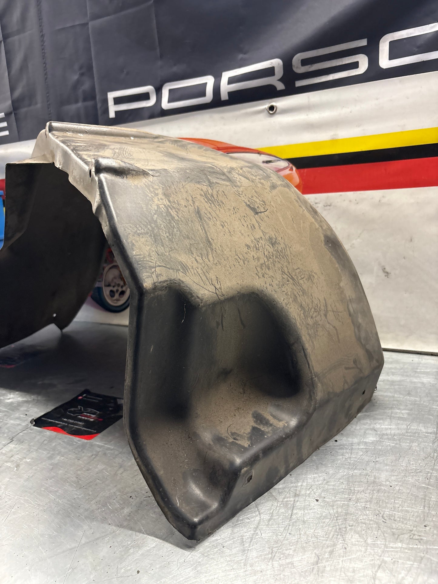 Porsche 928 wheel arch liner Left 92850438105 Used
