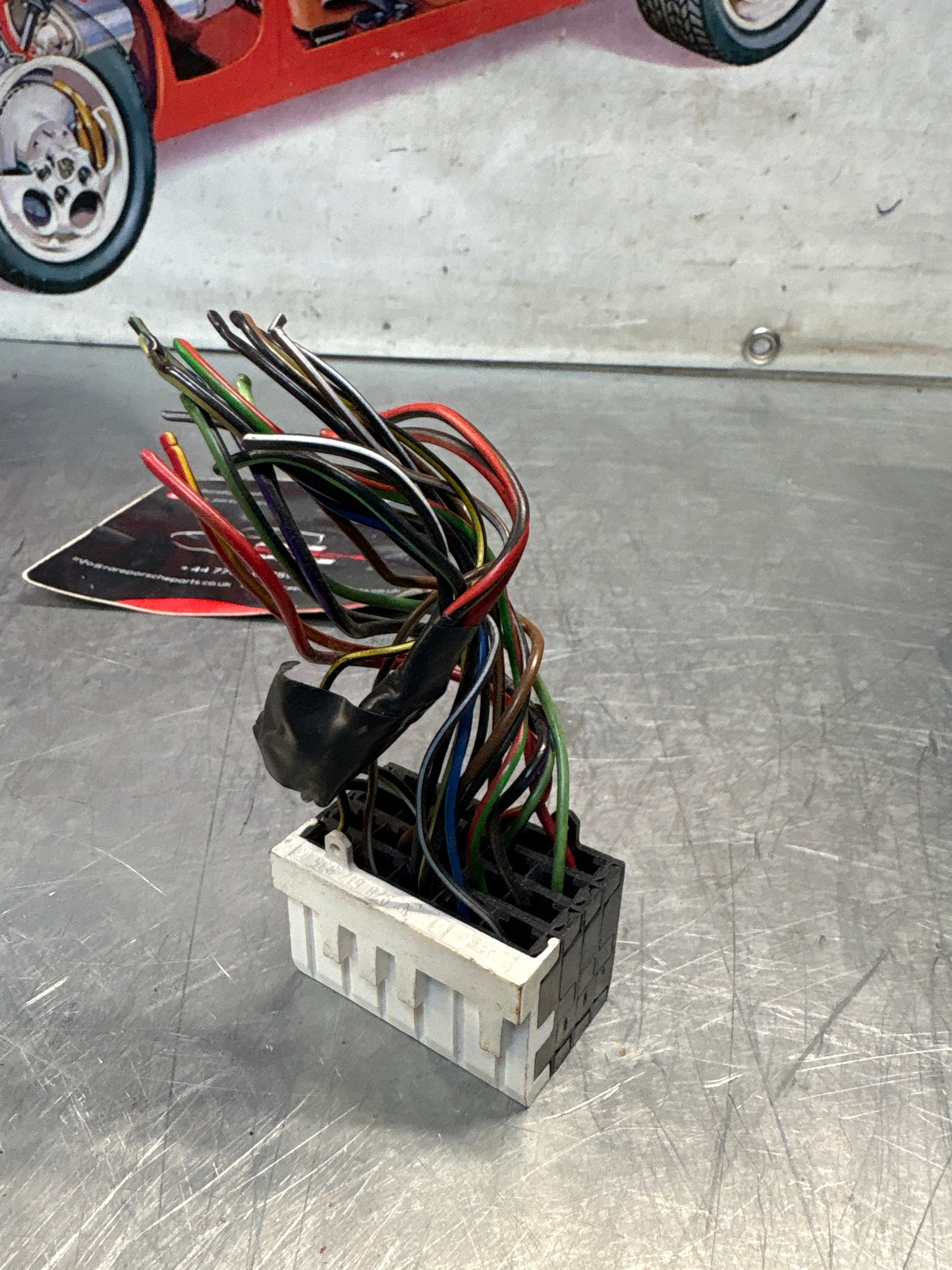 Porsche 944 85.5- fuse box pigtail, used white 92861233503