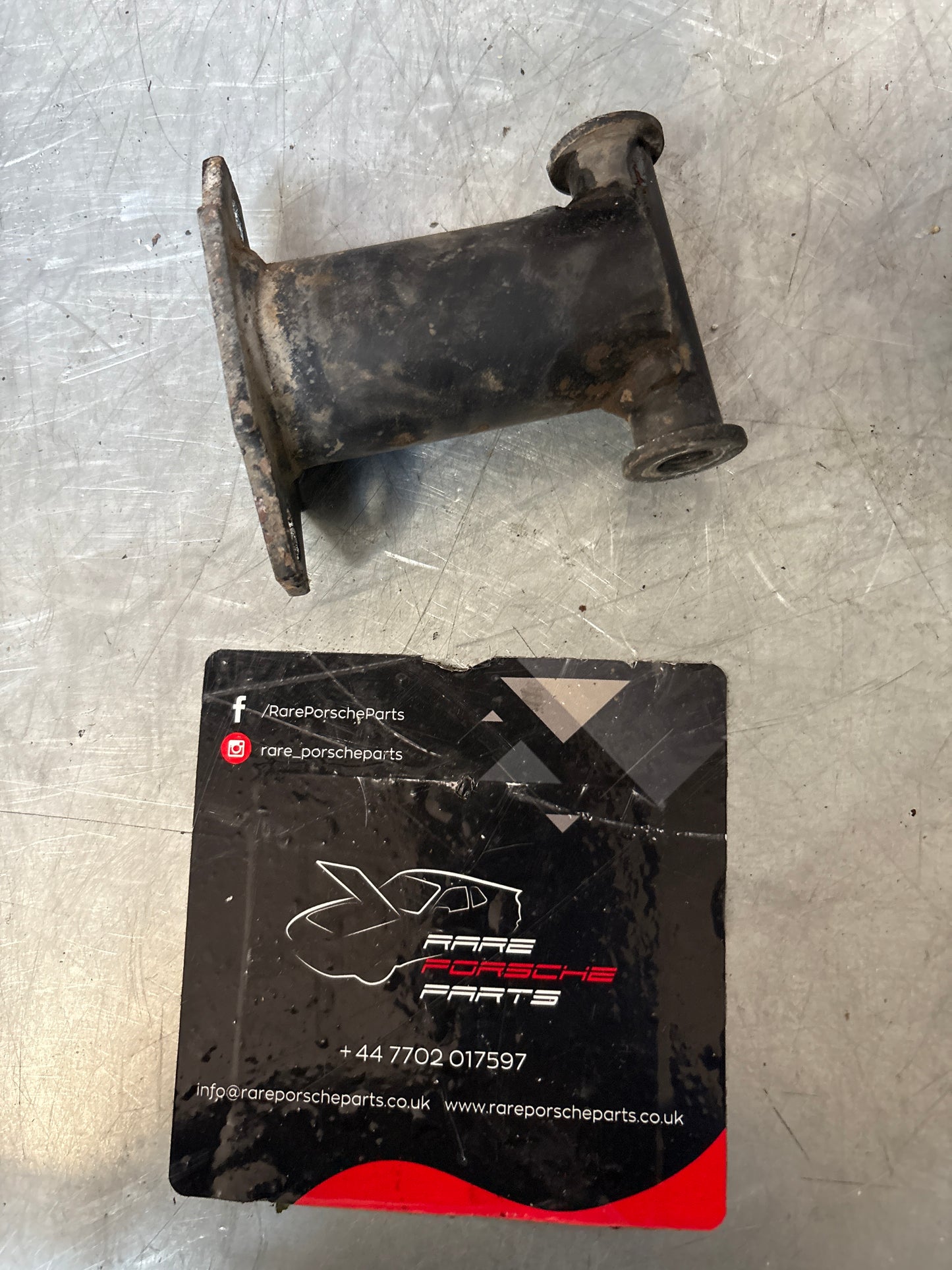 Porsche 928 Bumper shock absorber bracket, used  92850501702