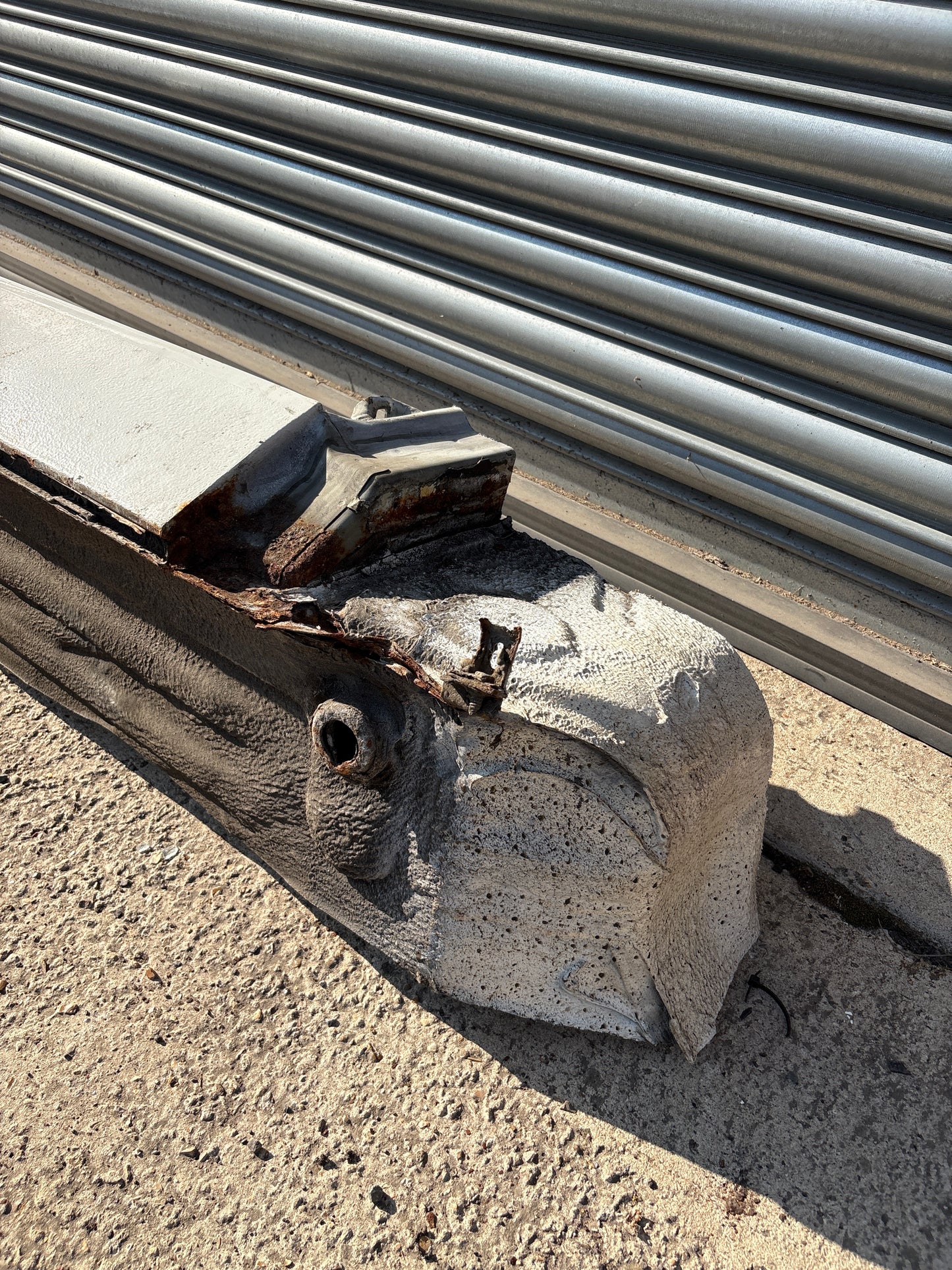 Porsche 944 right sill cut