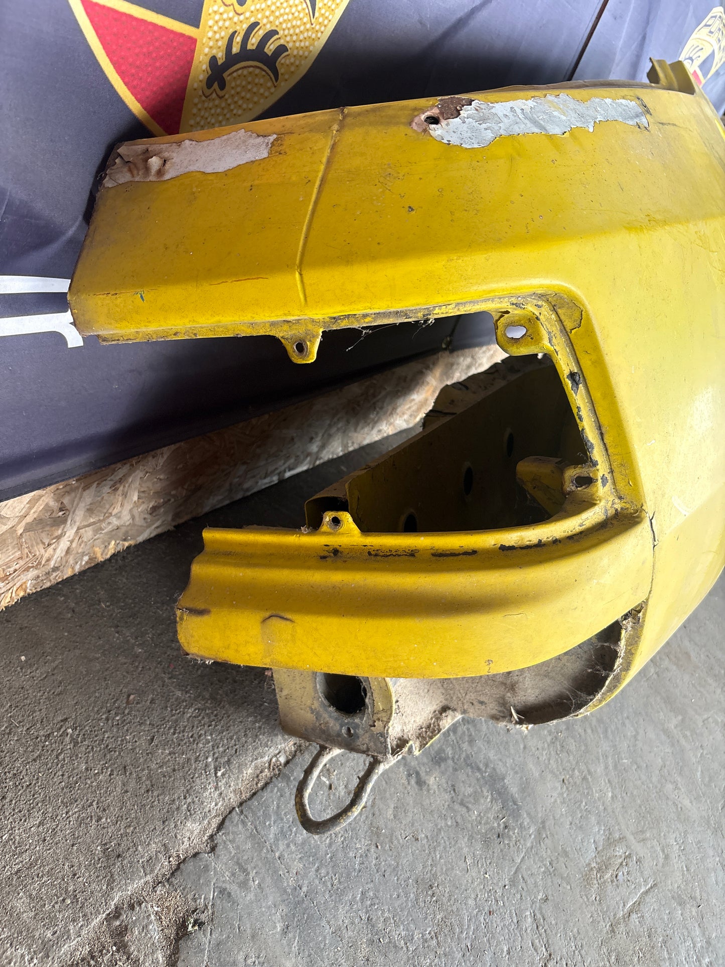 Porsche 924 1976-79 Right side cut, rear fender 477809844