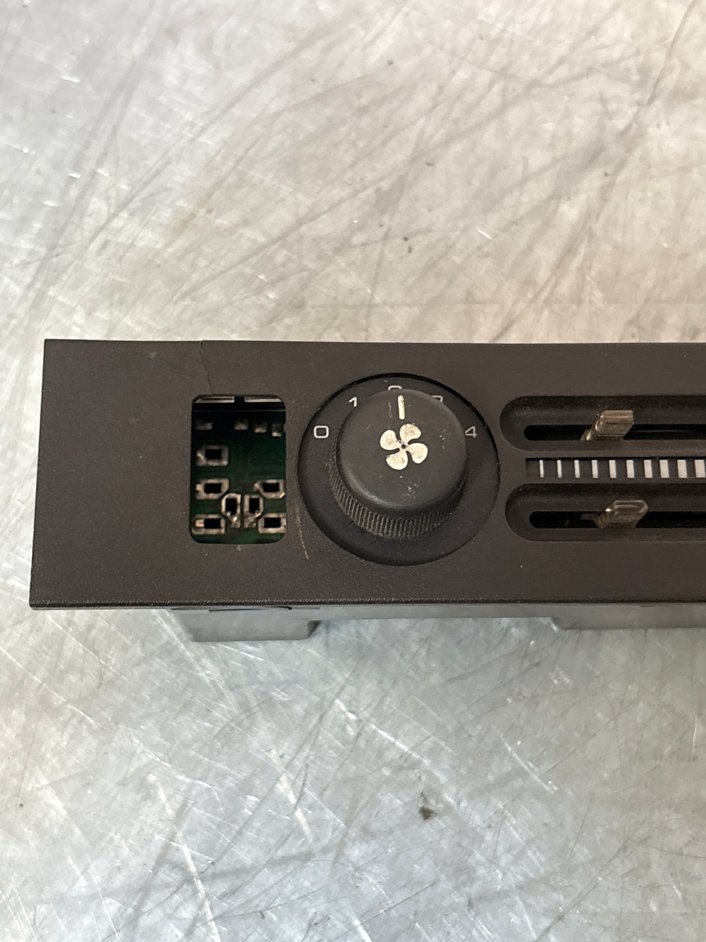 Porsche 944 climate heater control switch unit with air con 86-92 years. 94465302104 used