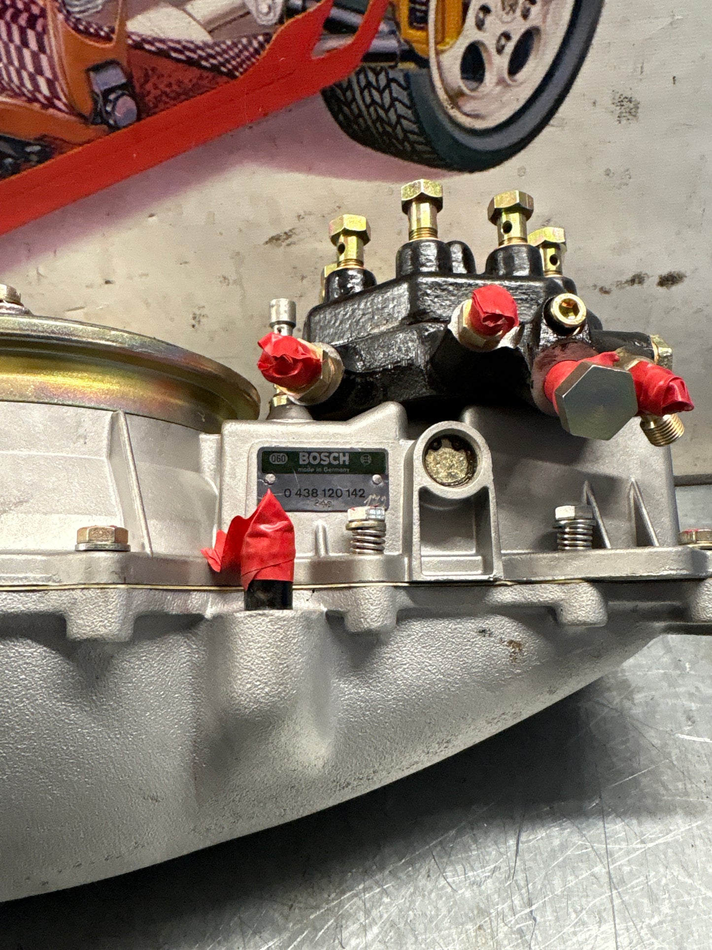 Porsche 928 throttle body, refurbished 9281101935R / 0438120142 / 0438100027