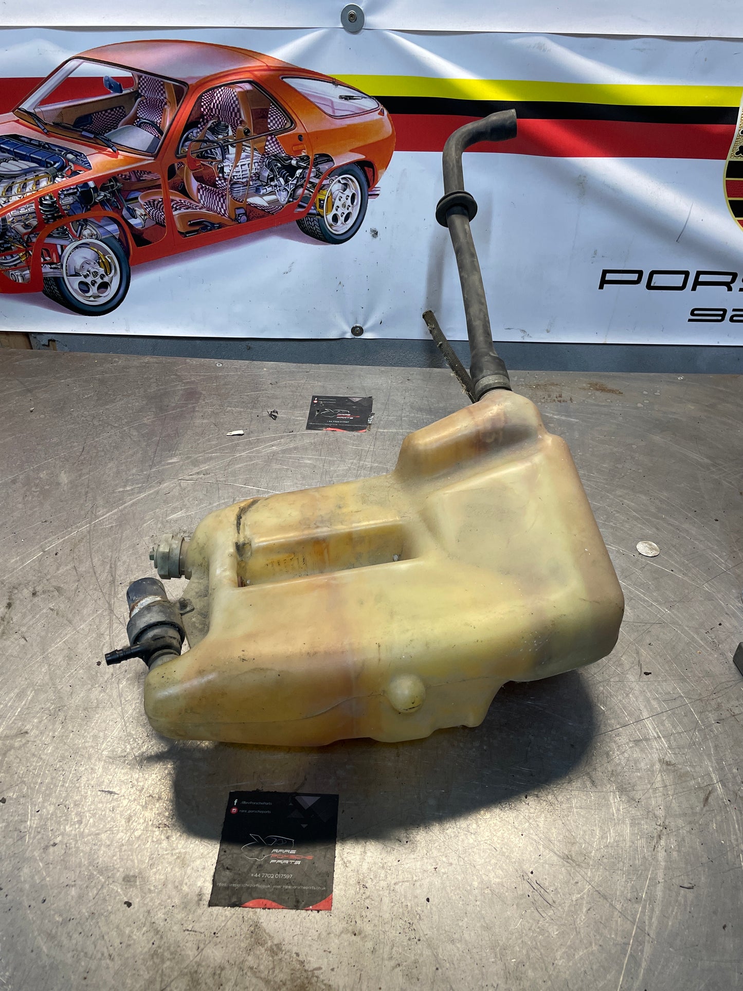 Porsche 928 S4 Spray water container, used 92852807500