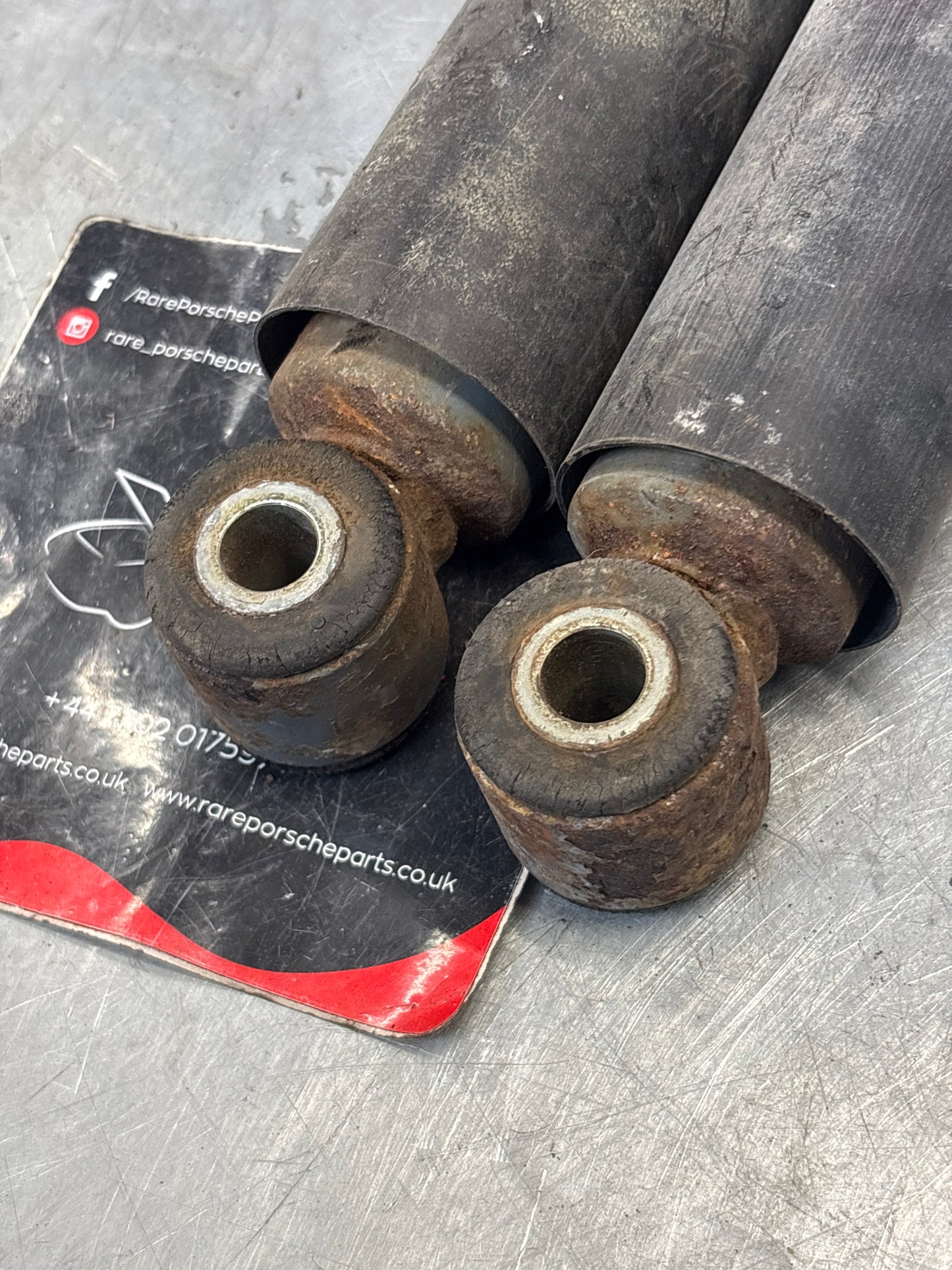 Porsche 944 86- pair of rear suspension shock absorbers, used 95133303209