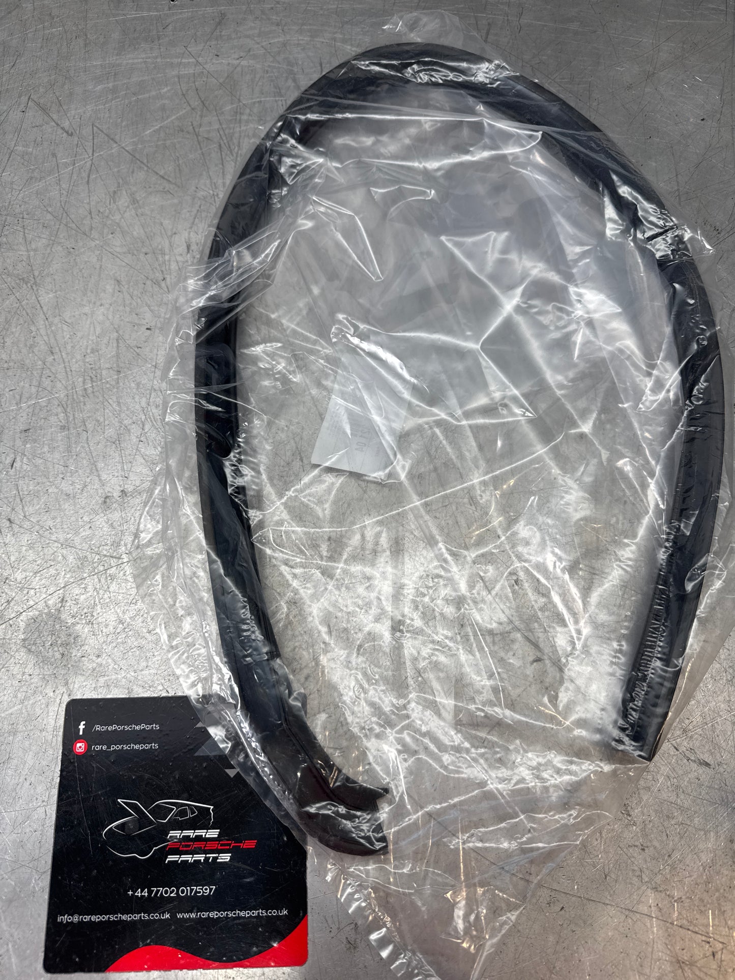 Porsche 928 outer window seal, 92853732104 new, genuine