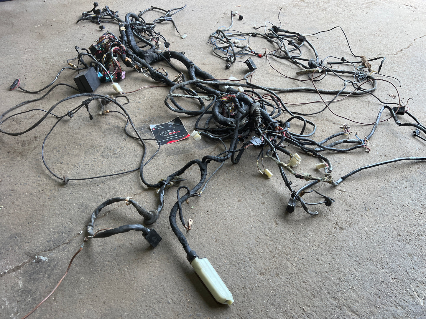 Porsche 944 2.5 Turbo 1987 cablaggio interno completo, telaio. Pezzi di ricambio o riparazioni 010 usati!!