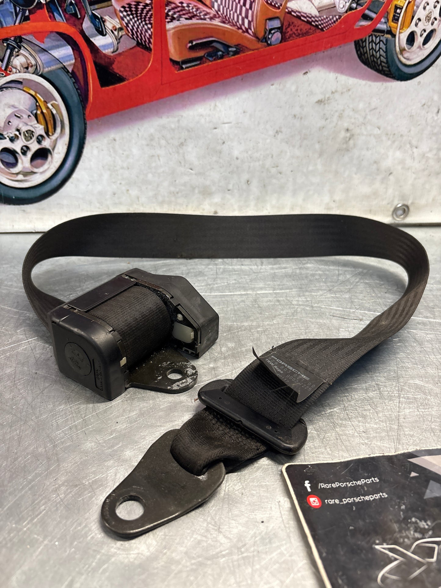 Porsche 928 rear right seat belt 92880302100