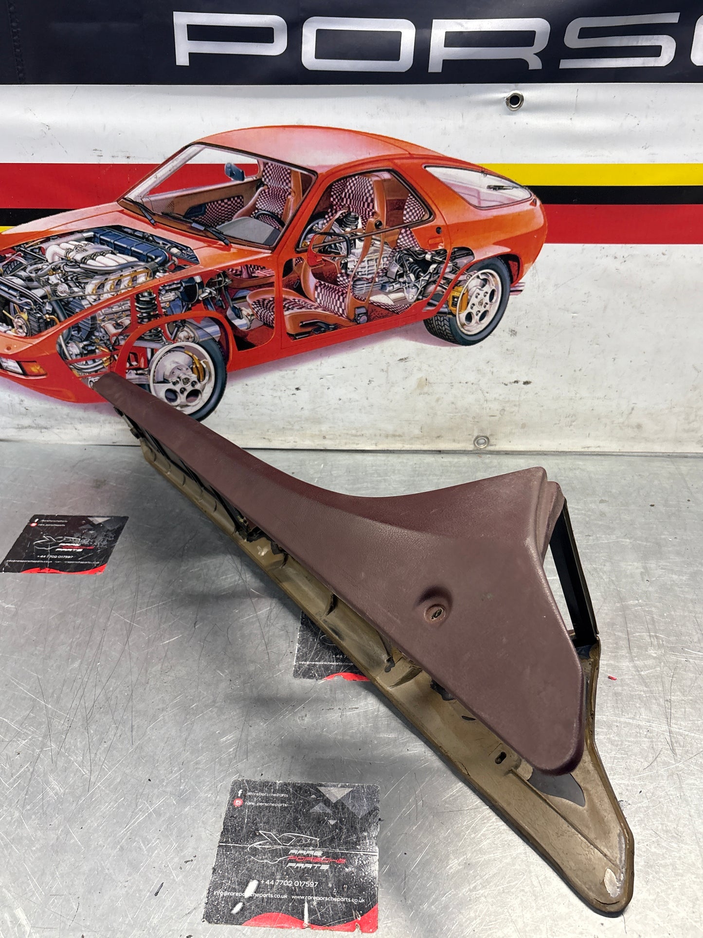 Porsche 944 centre console burgundy, 94455205100 used