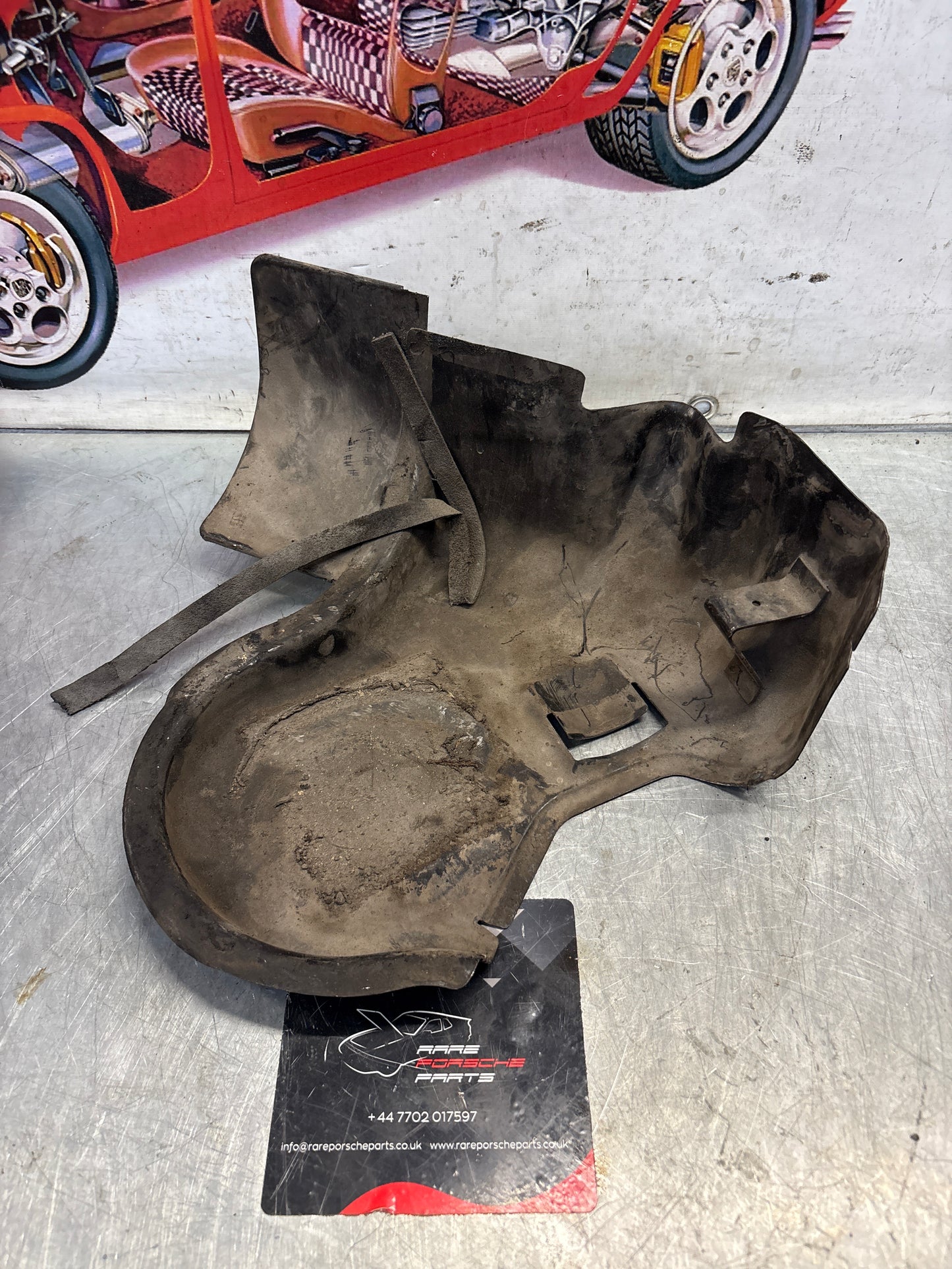 Porsche 944 85.5- fuel pump cover plate 94420133100