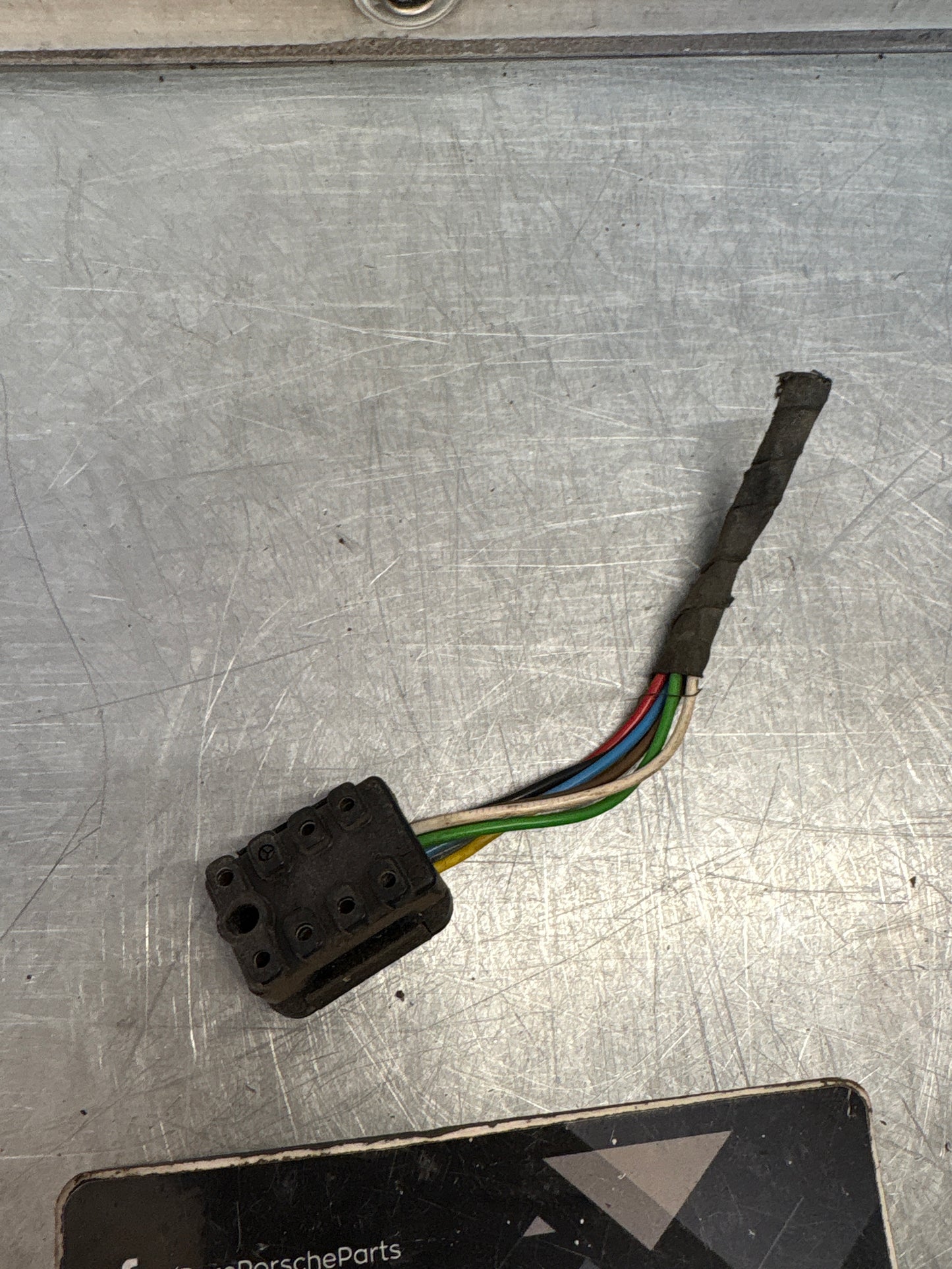 Porsche 944 Turbo / 928 / Mercedes-Benz seat belt relay pigtail, used 0095451728