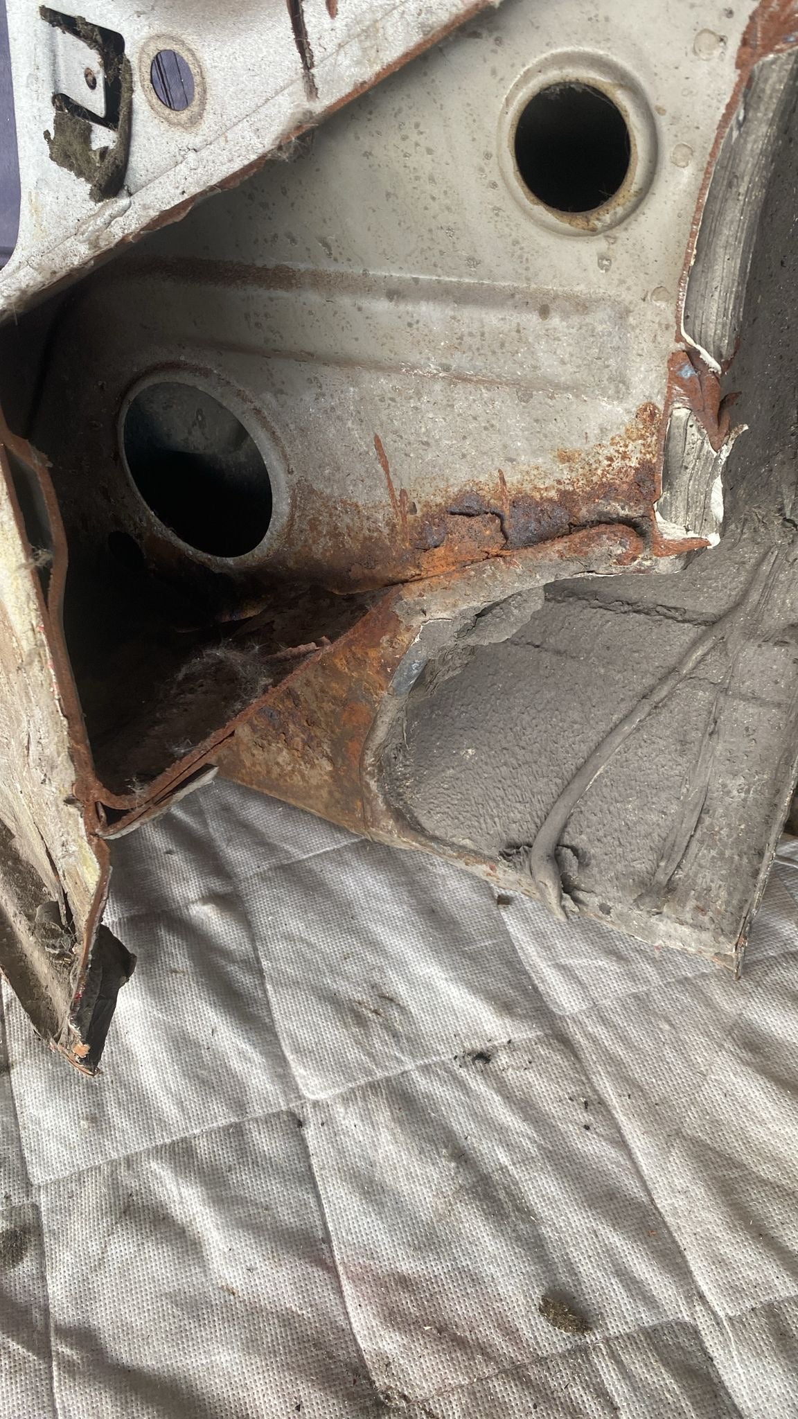 Porsche 924 76-79 Right sill / fender section, 477809602B cut