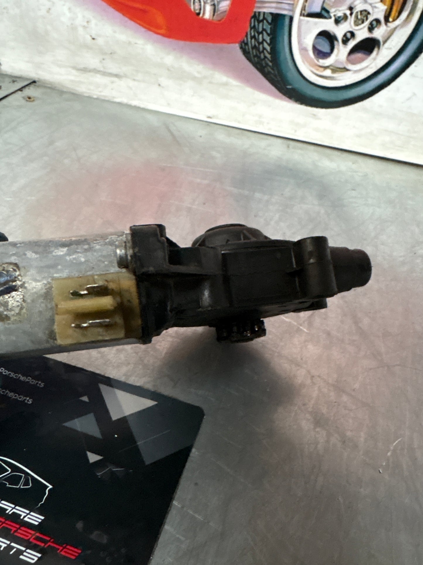 Porsche 911 964 right window motor, used 0130821209