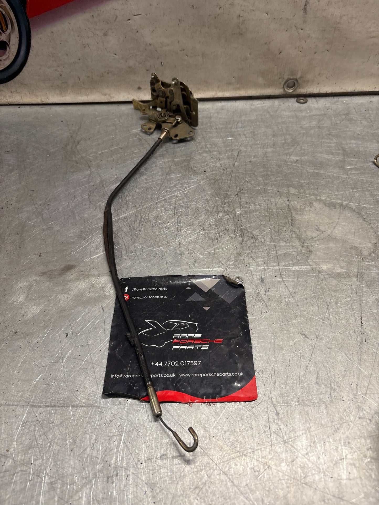 Porsche 928 left door lock mechanism 92853705305 used