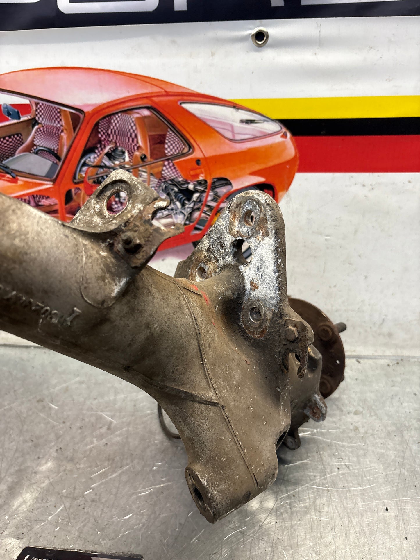 Porsche 944 alloy rear left trailing arm, used 95133151305 / 9513315134R used, with hubs