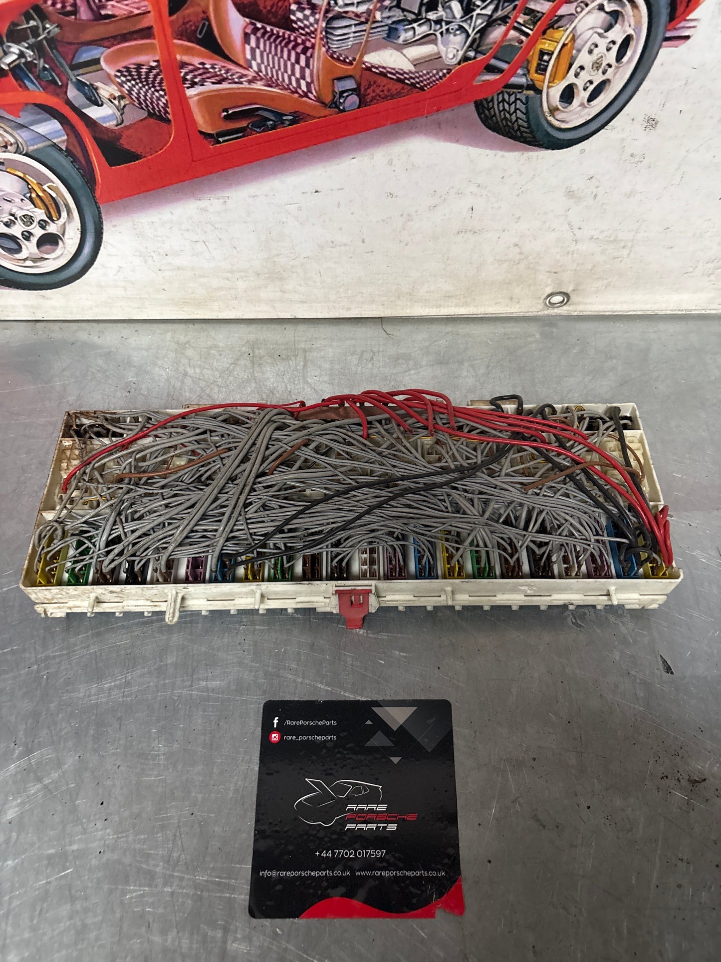 Porsche 928 relay fuse box, for spares or repair 92861010514