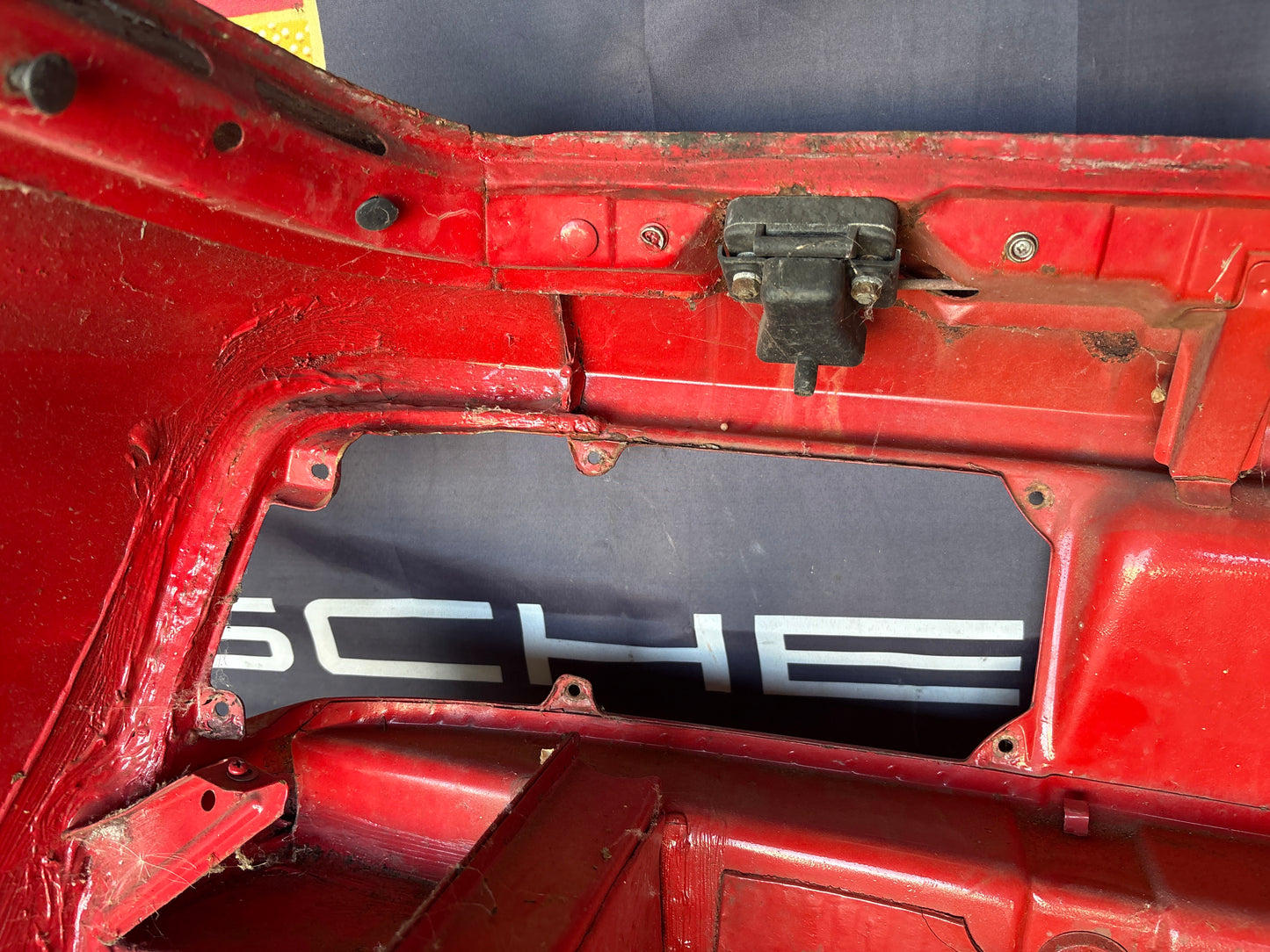 Porsche 924 rear end cut 94450303701, used