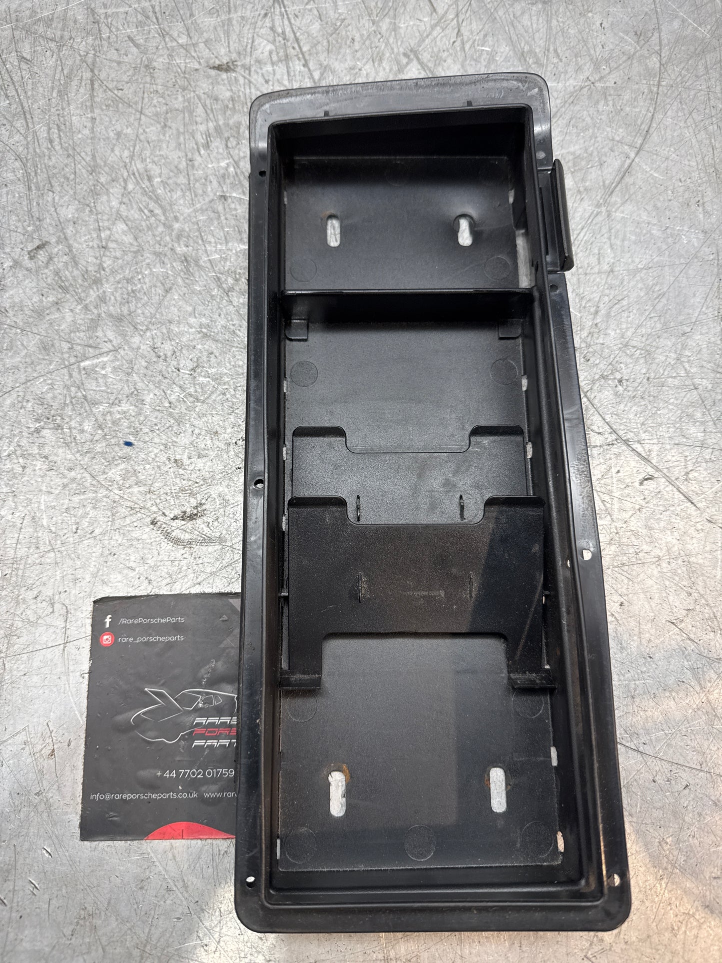 Porsche 928/944/924 middle armrest plastic insert, early type for square dash cars New 92755572903