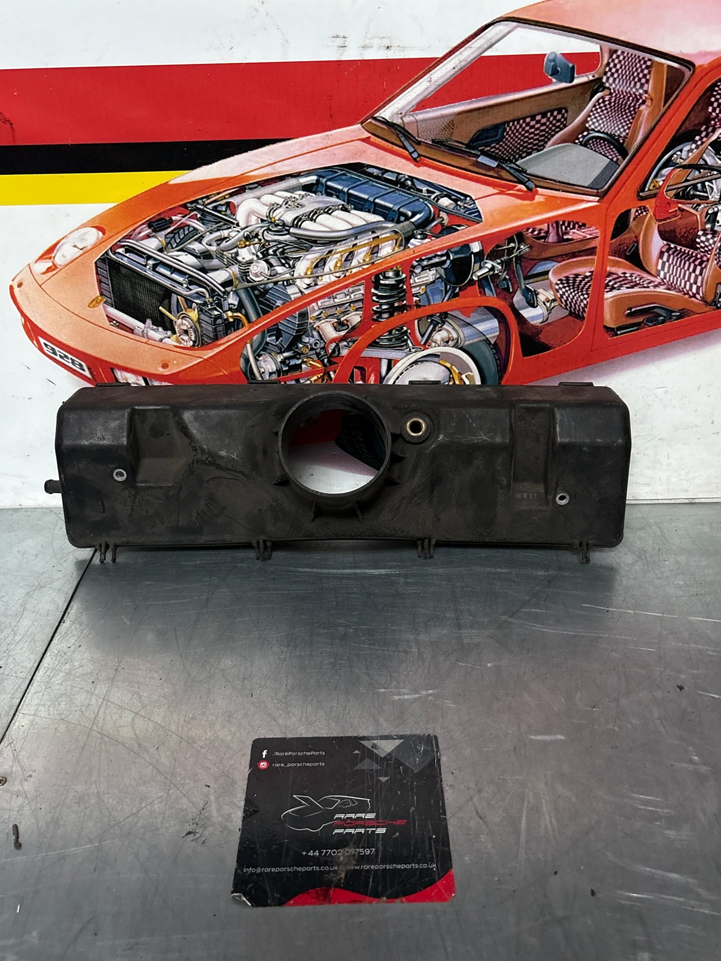 Porsche 928 S2 Air filter housing, damaged, used 92811022901