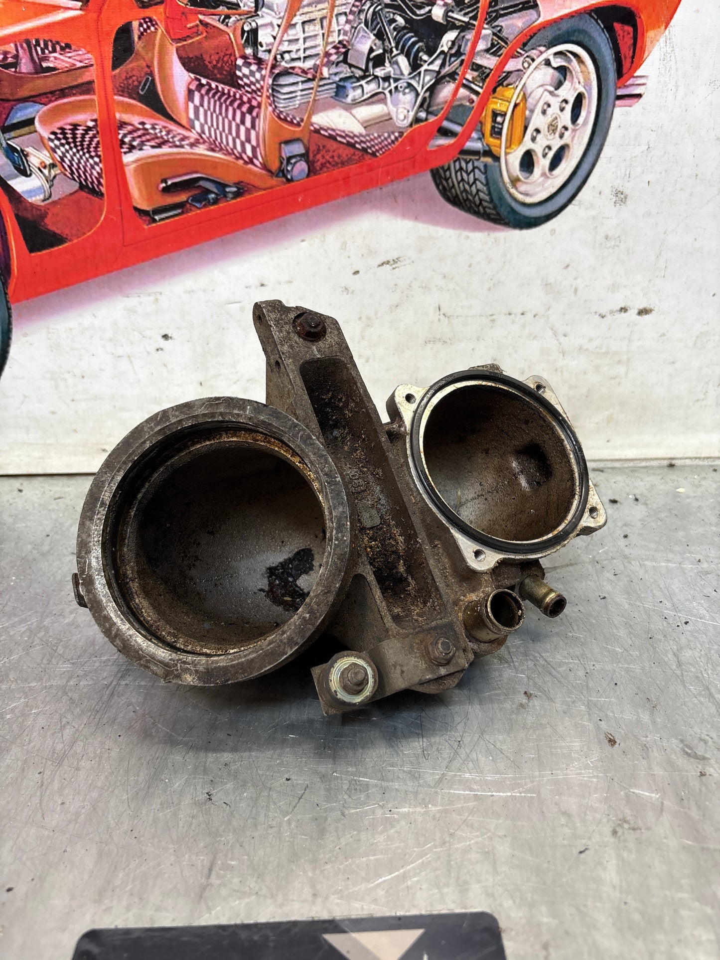 Porsche 928S throttle valve body housing, LHD, used 9281101993R
