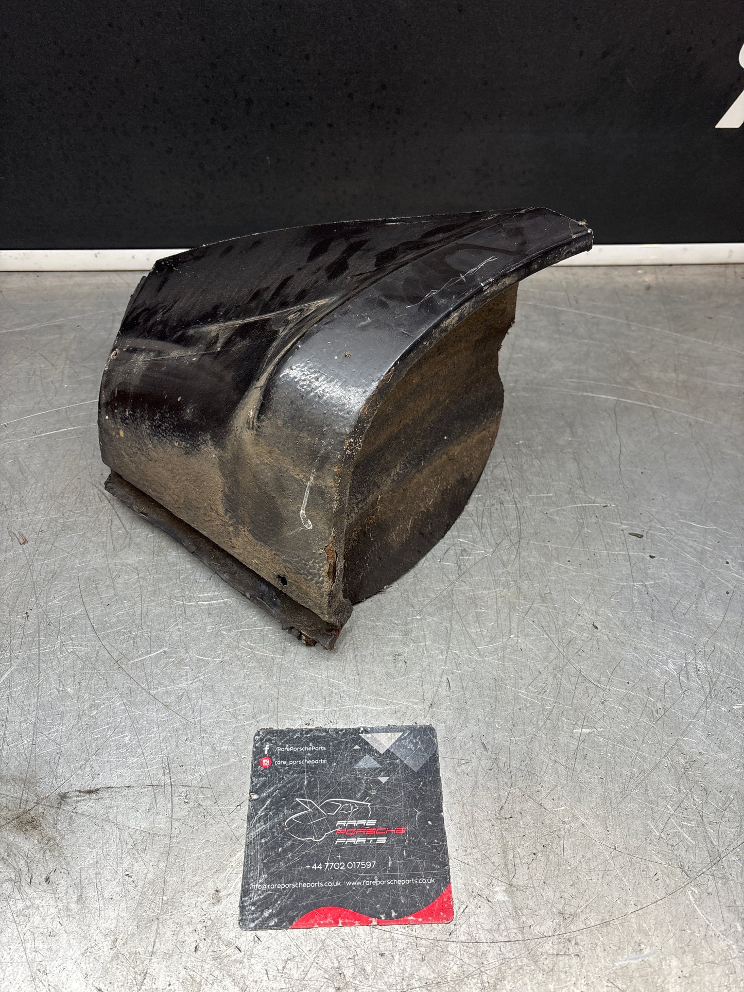 Porsche 944 Right rear fender cut, rear corner 94450390403