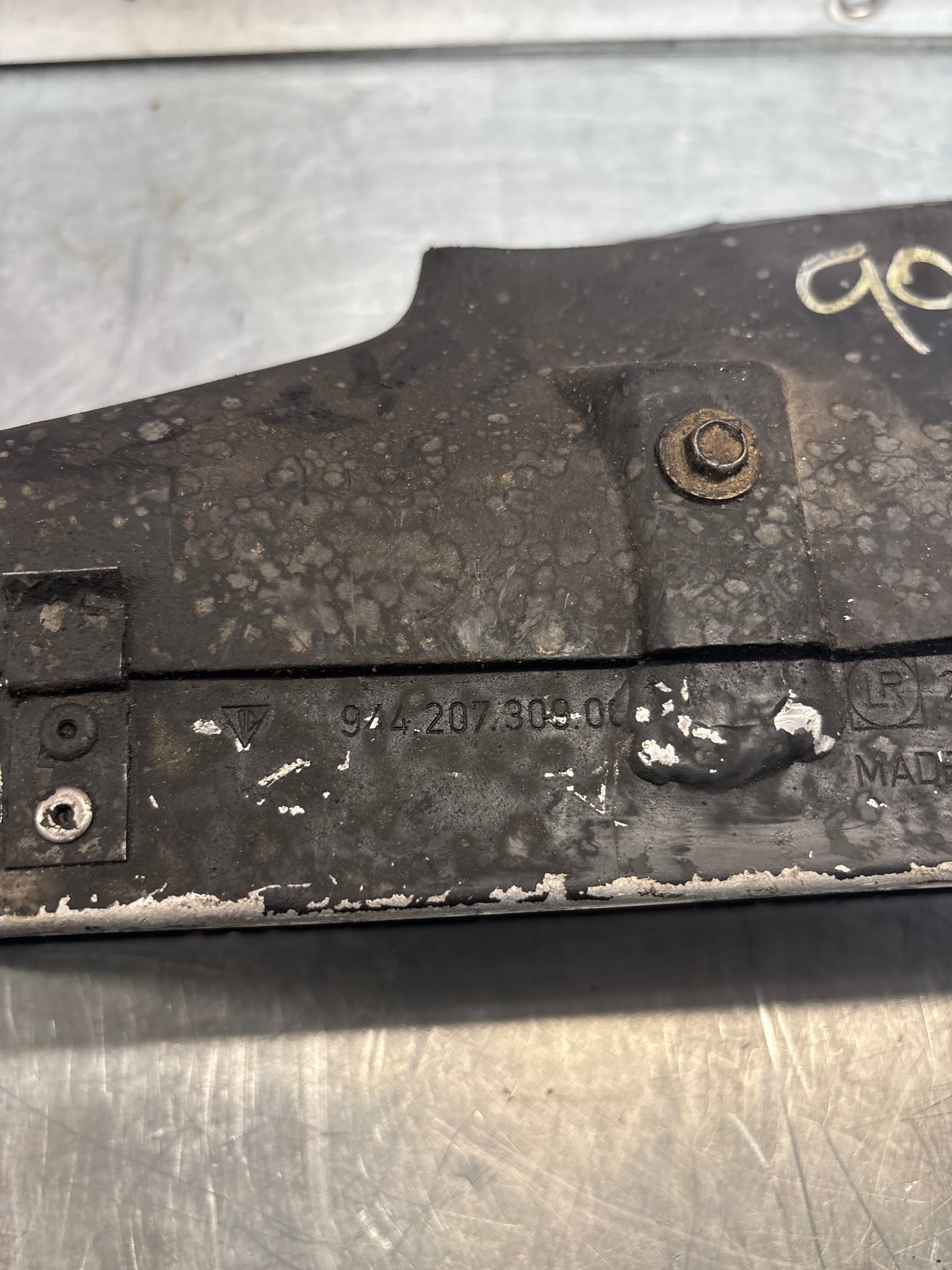 Porsche 944 3.0 S2 Oil Cooler 94420730900 used
