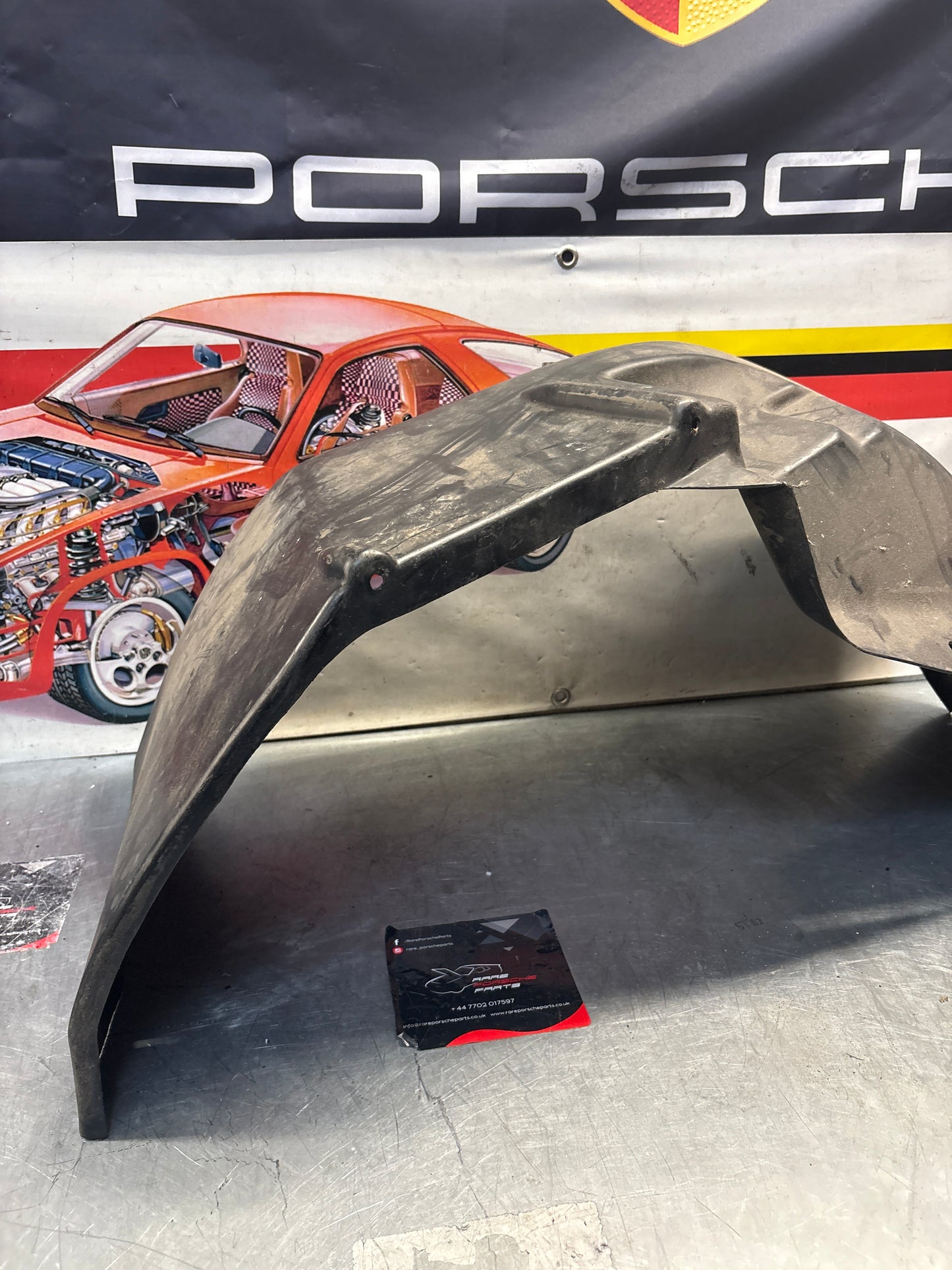 Porsche 928 wheel arch liner  Right 92850438205 Used