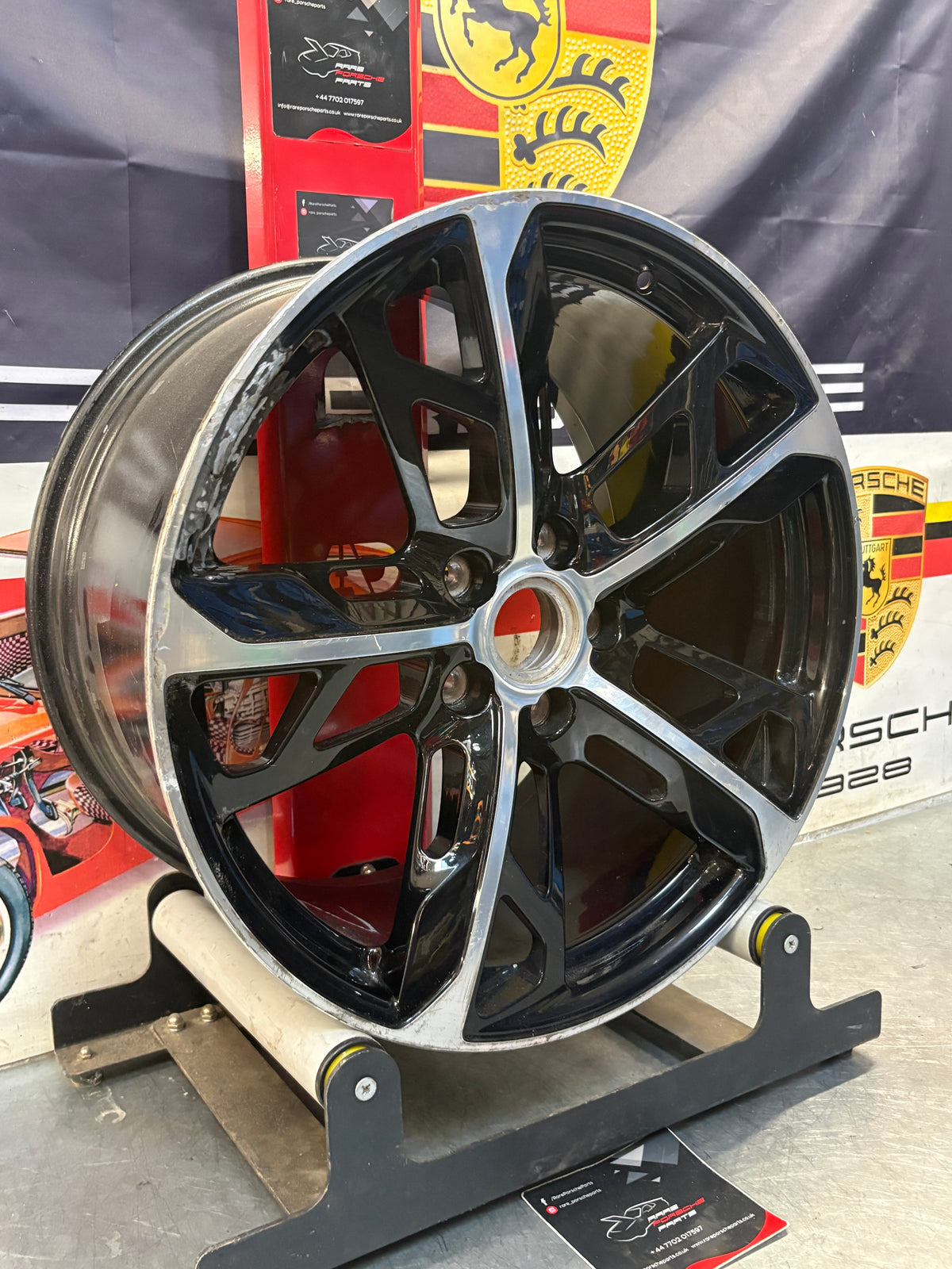 Porsche taycan sport turismo wheel, 9J1601025AM spares or repair