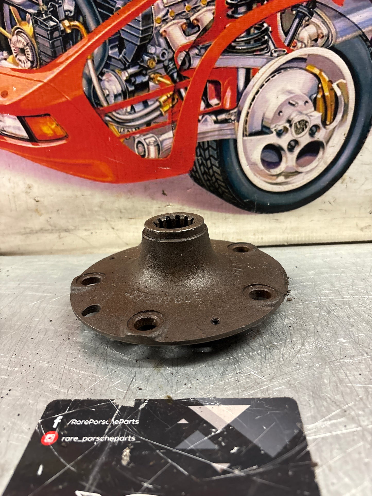 Porsche 944 (82-85.5) 924 Turbo rear wheel hub 477501605, used