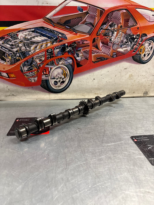 Porsche 928 S3 M28.45/46 engine Camshaft, intake side, cylinder 1-4, used 9281052913R / 92810529108