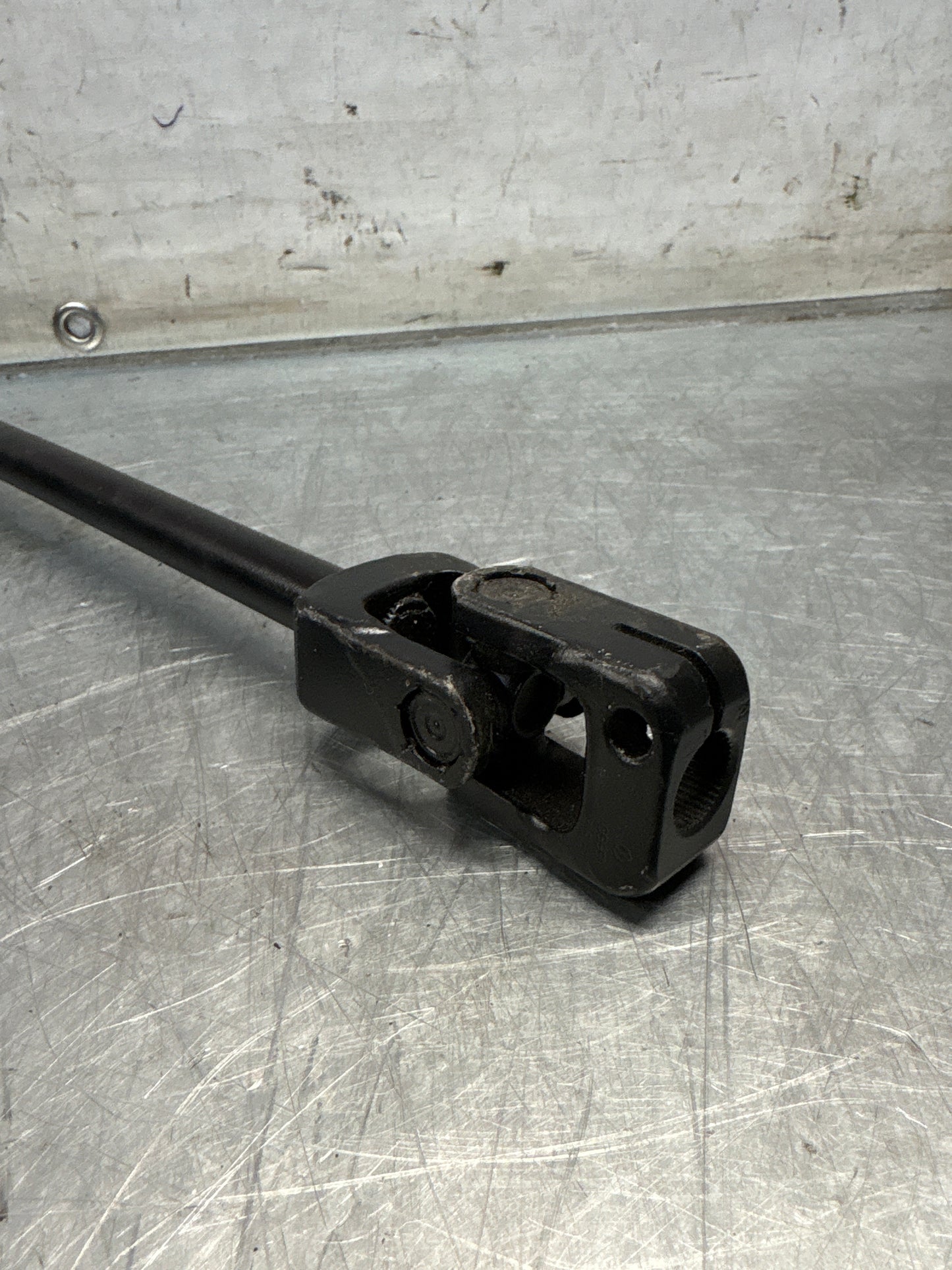 Porsche 924S / late 924 / 944 steering coloumn shaft, refurbished 94534702701