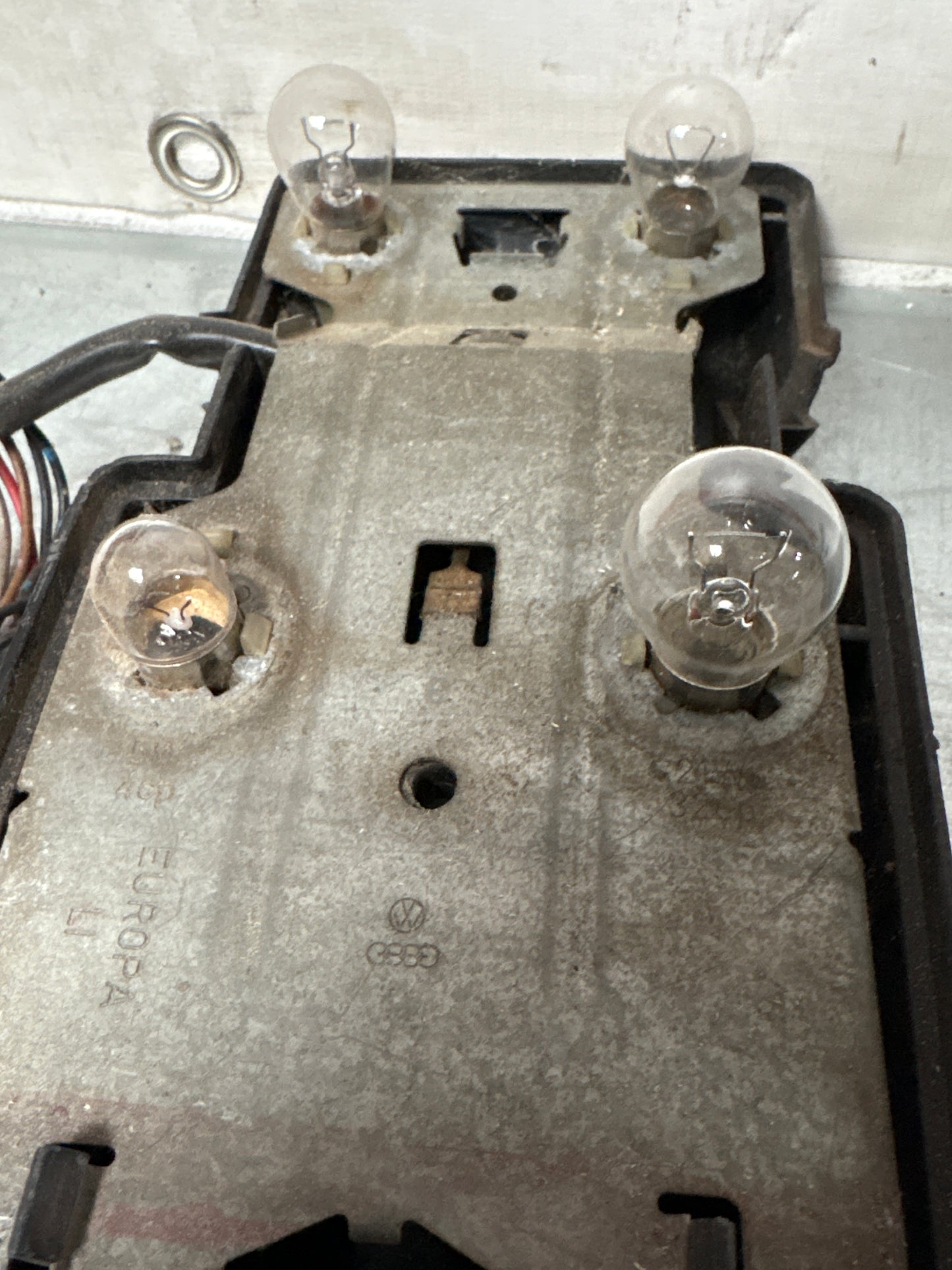 Porsche 944 Right Tail light lamp bulb holder and cover, used 477945114