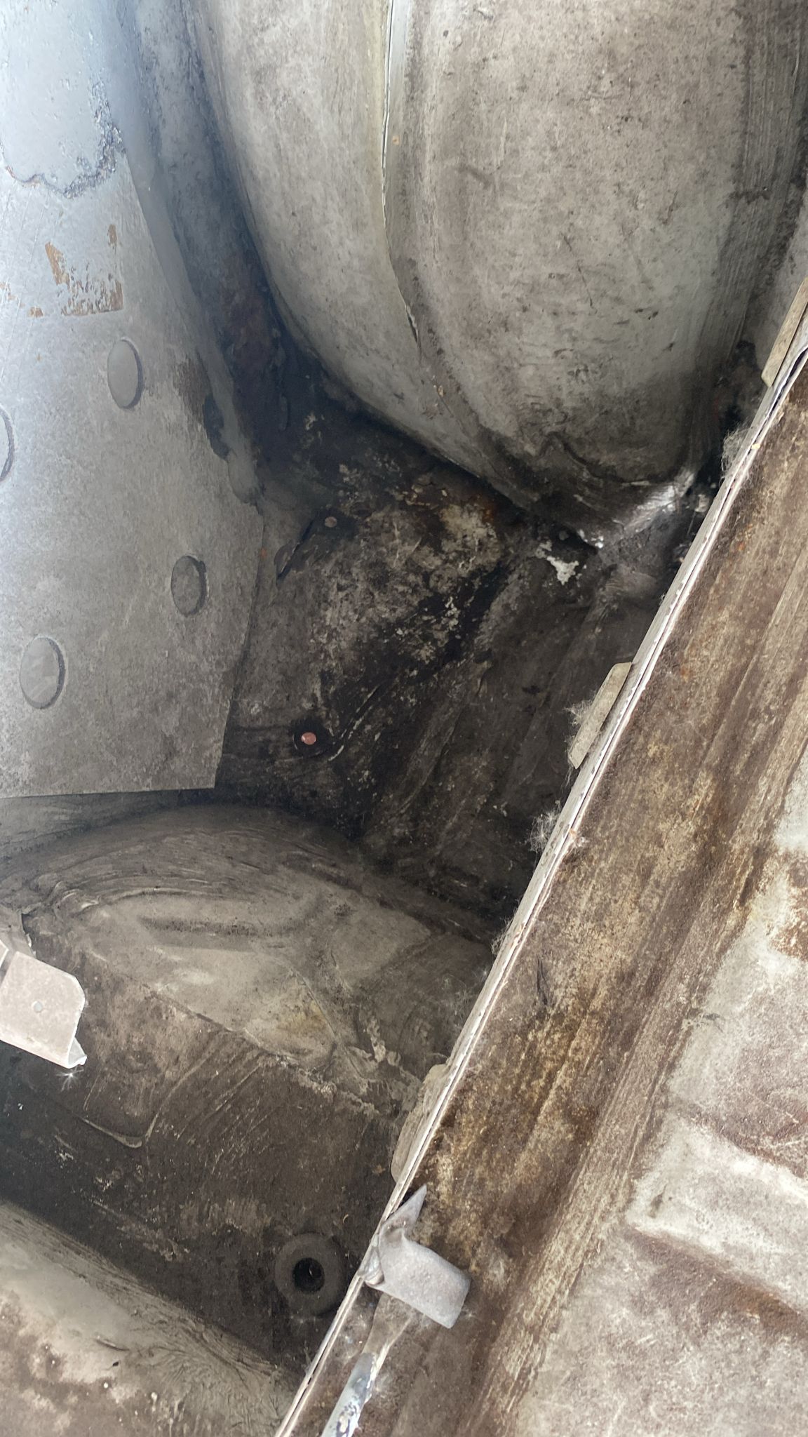 Porsche 944 left side cut, rear fender 94450390303,