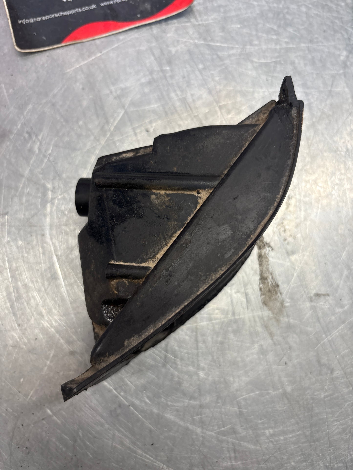 Porsche 924 O/S Front indicator unit, without lense used 477953063/064/065/041A/042A