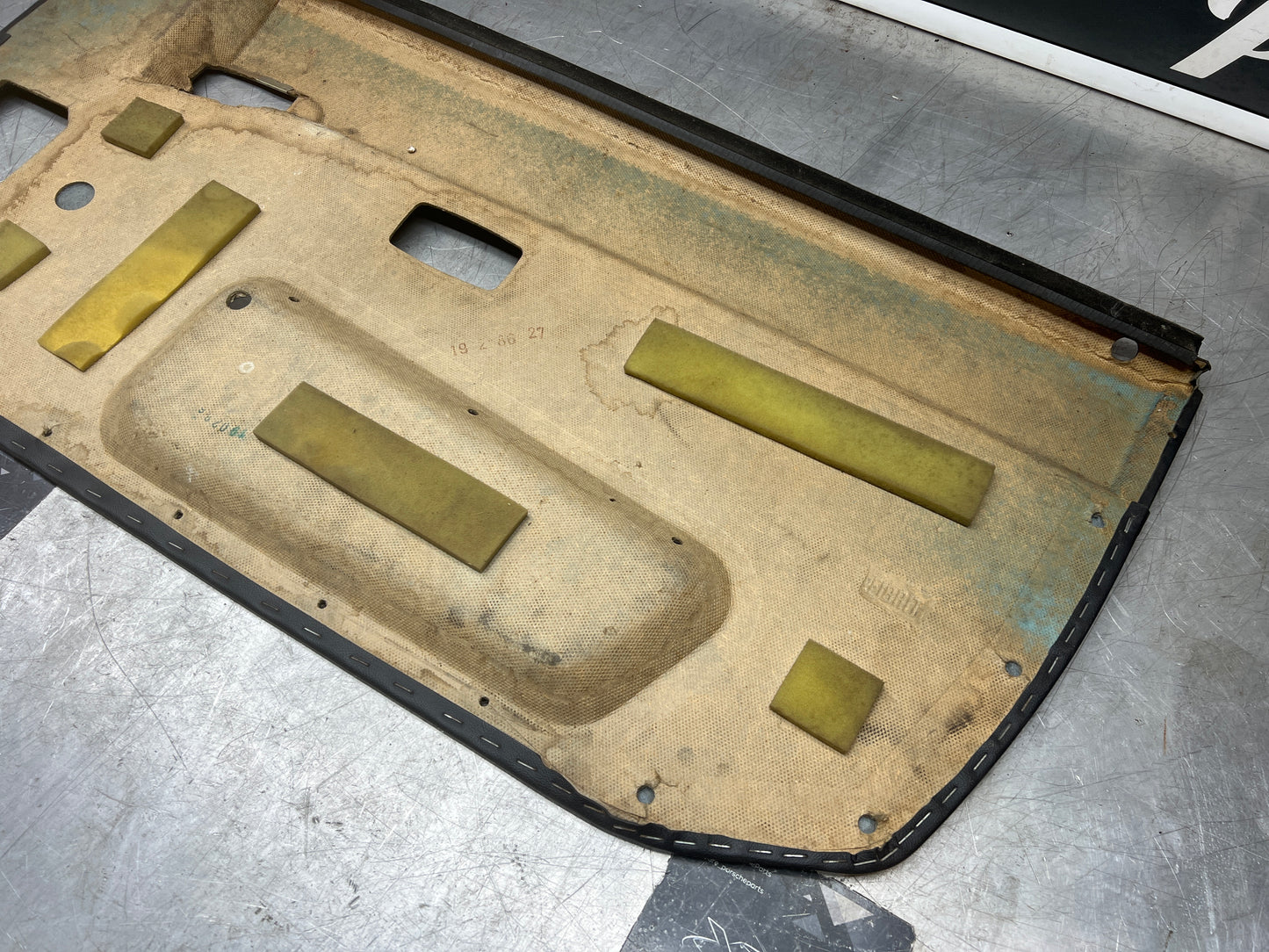 Porsche 944 left black door card for late cars from 85.5 944555017