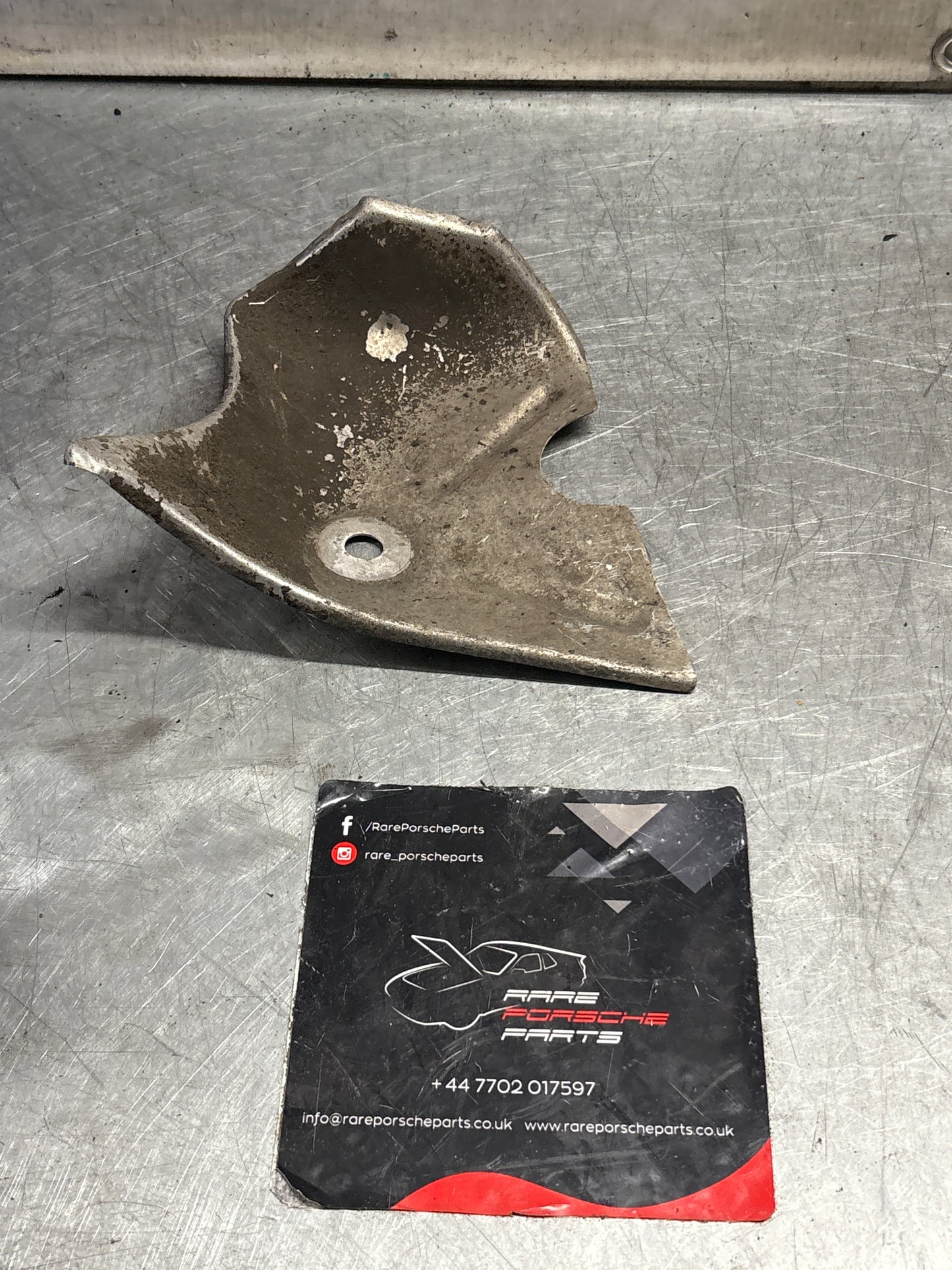Porsche 928 S left side Buffle plates 92834138305. used