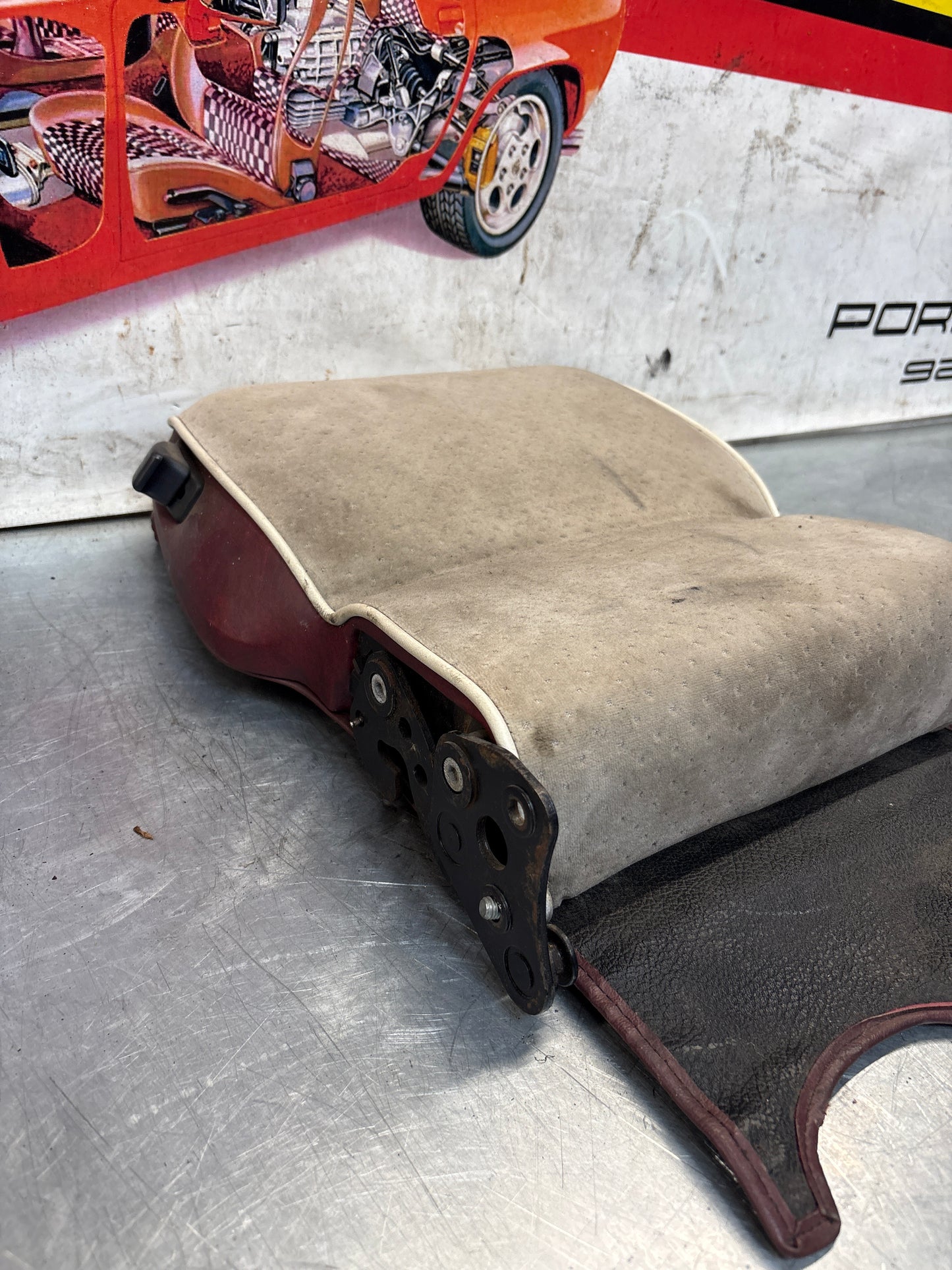 Porsche 928 rear right seat backrest, burgundy-white, leather used 92852203852