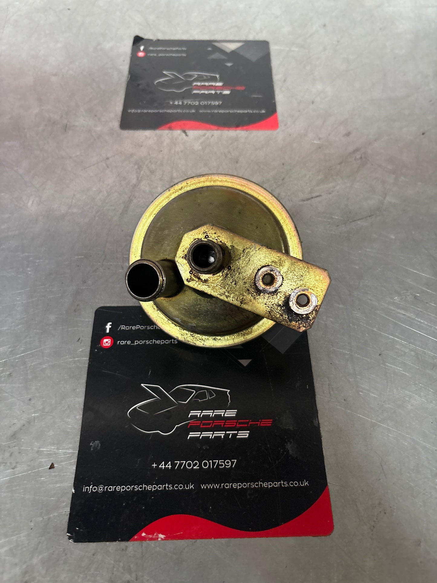 Porsche 928 Bosch fuel pressure regulator, used 0280160322