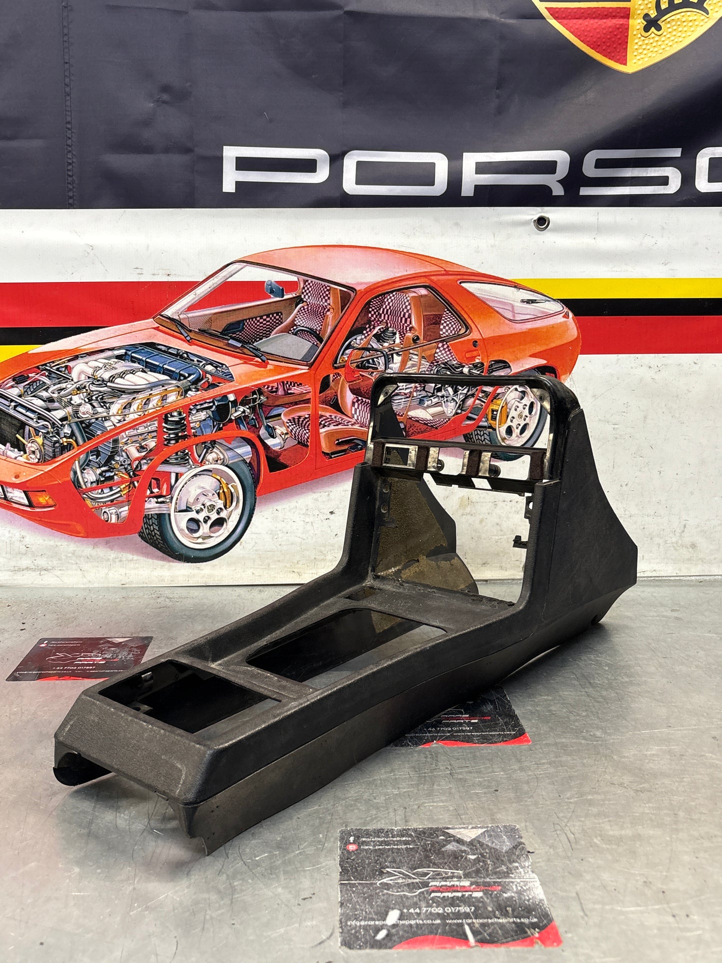 Porsche 924 centre console black, with one switch hole 477857951 used, without carpet