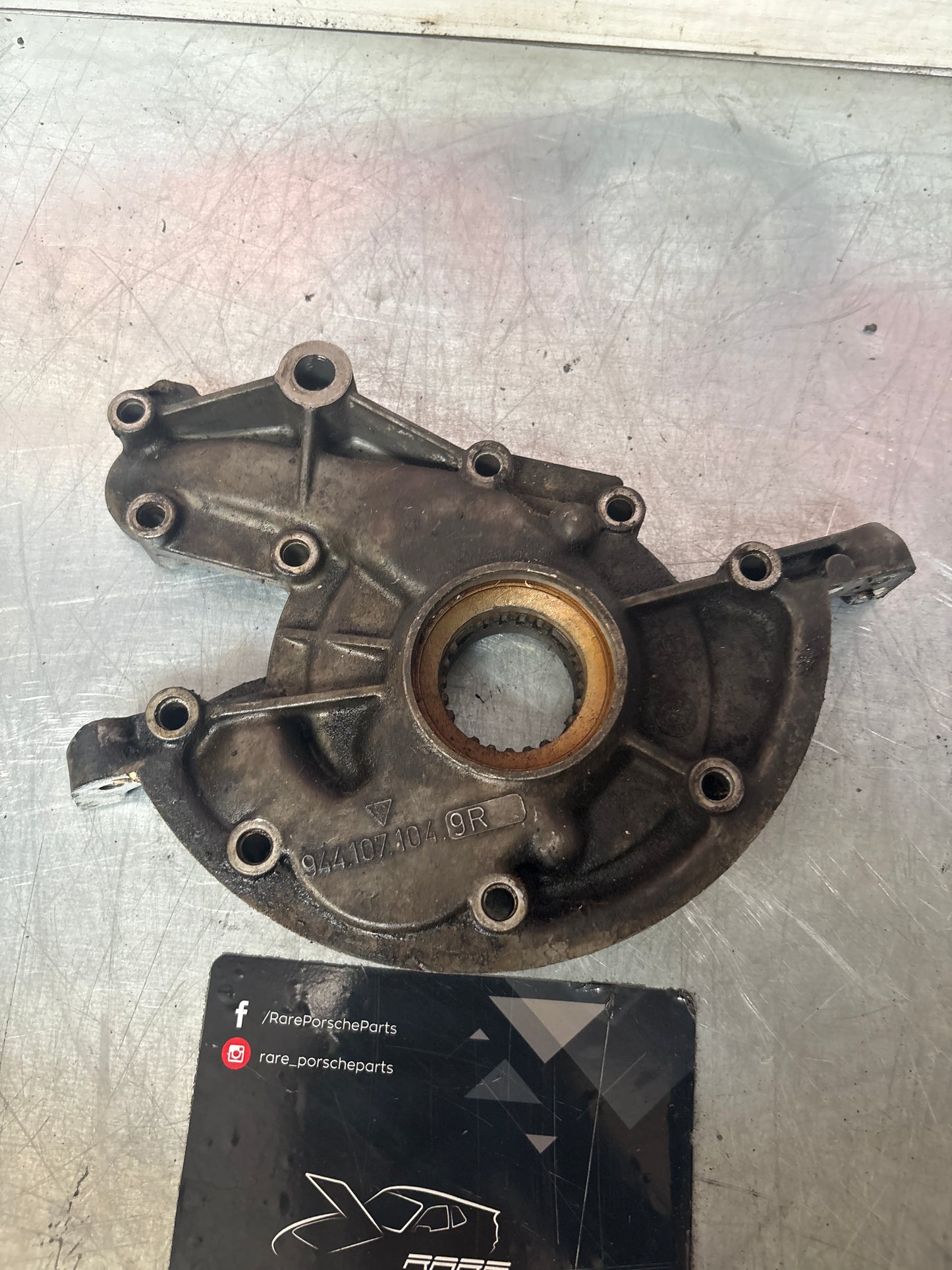 Porsche 944 Turbo / S2 Oil pump, used 9441071049R