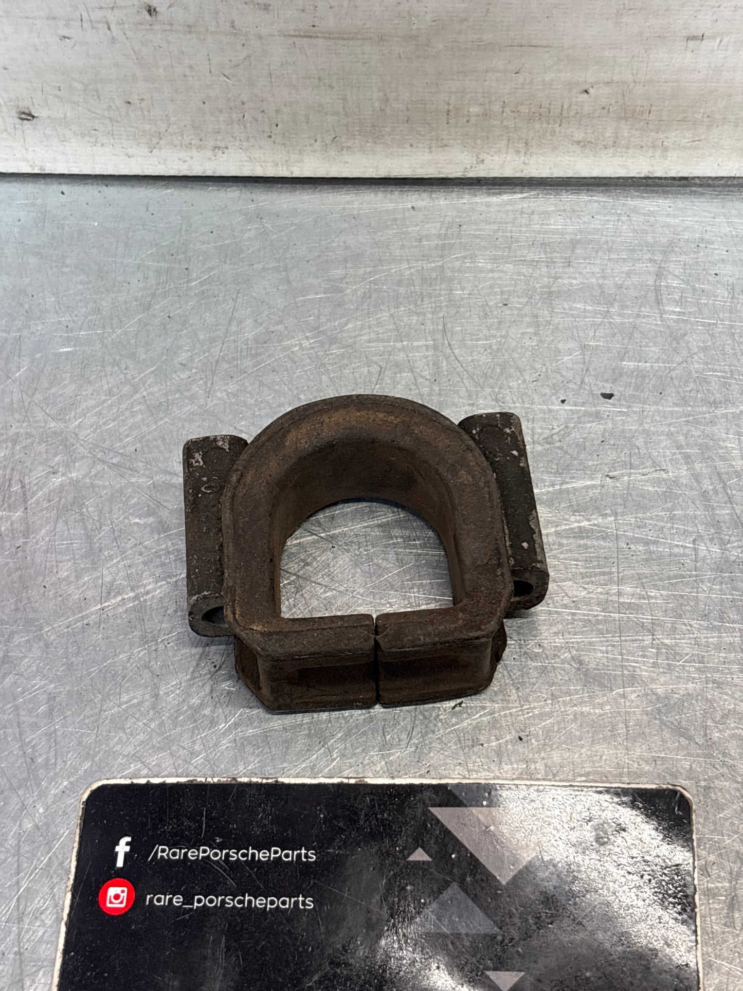 Porsche 944 steering rack clamp, used 94434722301 / 94434713901