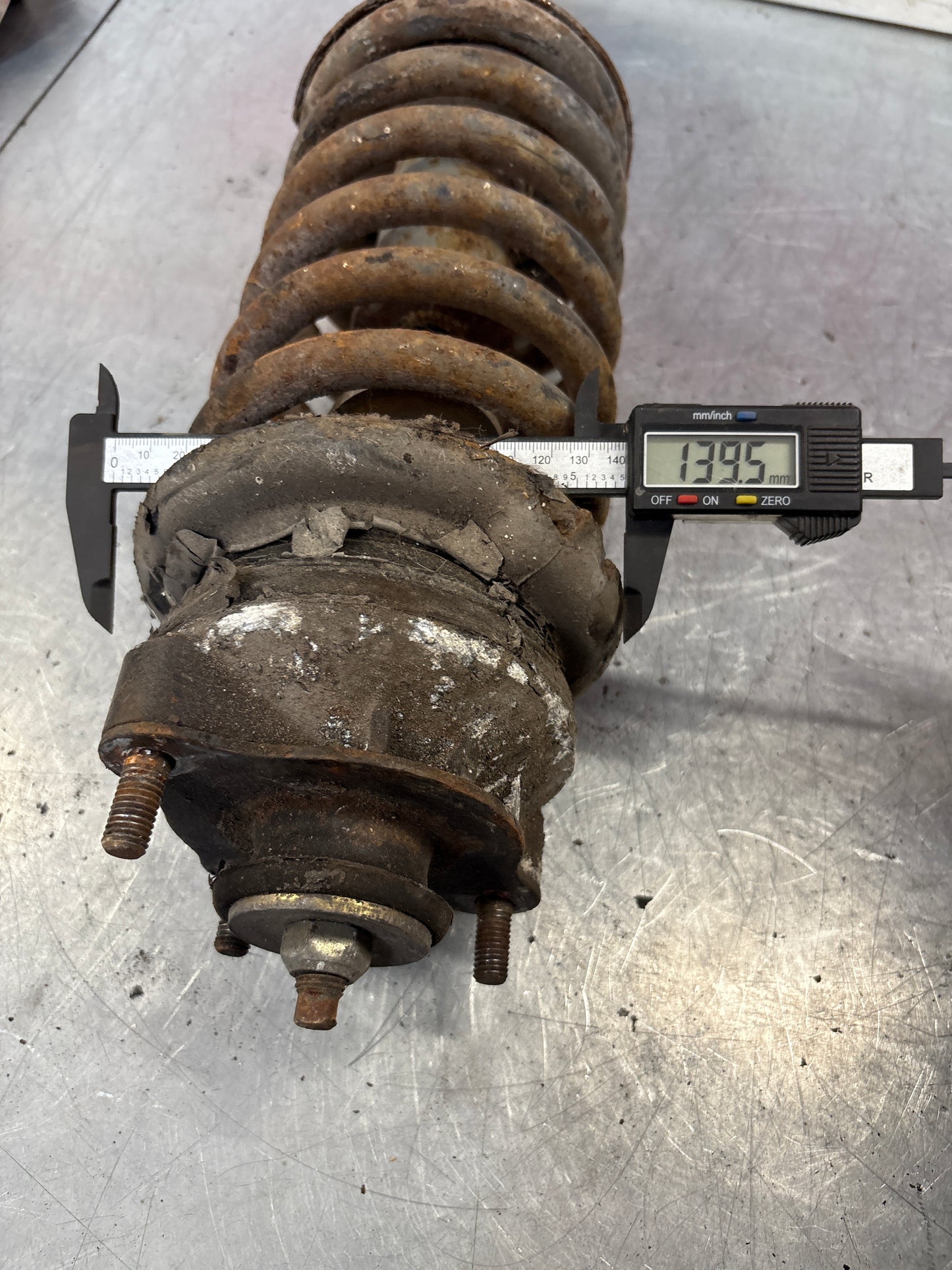 Porsche 928 Front shock absorber, used 92834305507