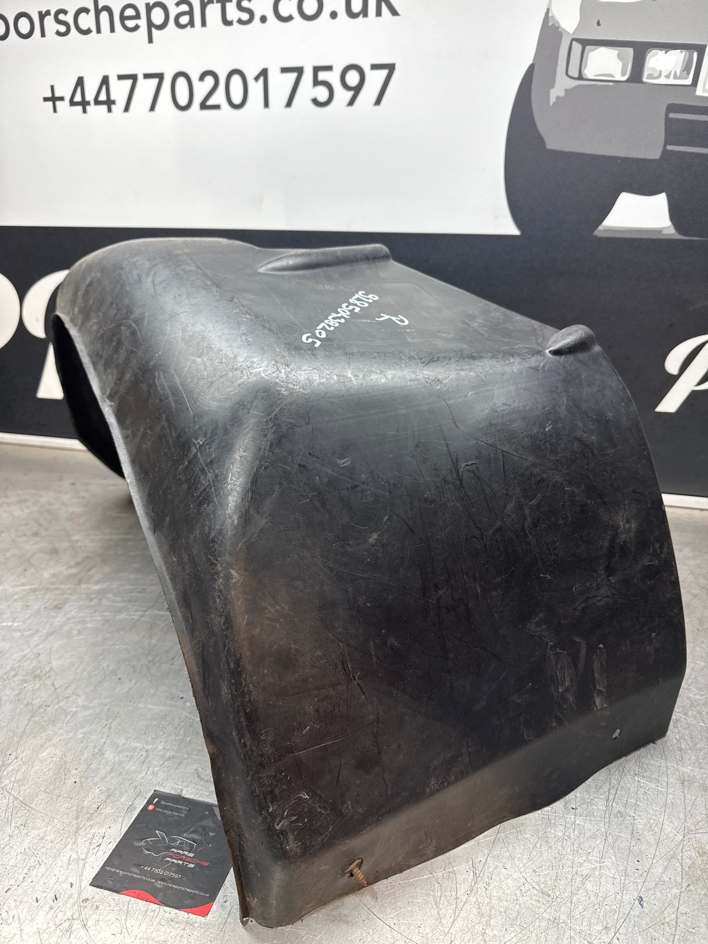 Porsche 928 wheel arch liner  Right 92850438205 Used