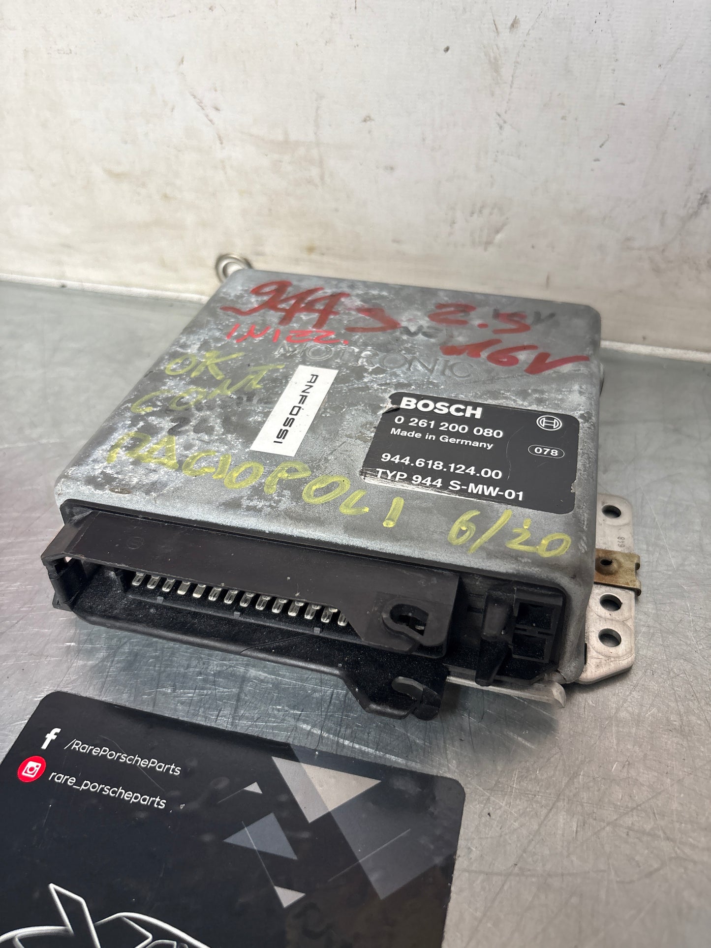 Porsche 944 S 2.5 ECU 94461812400 / 0261200080 used