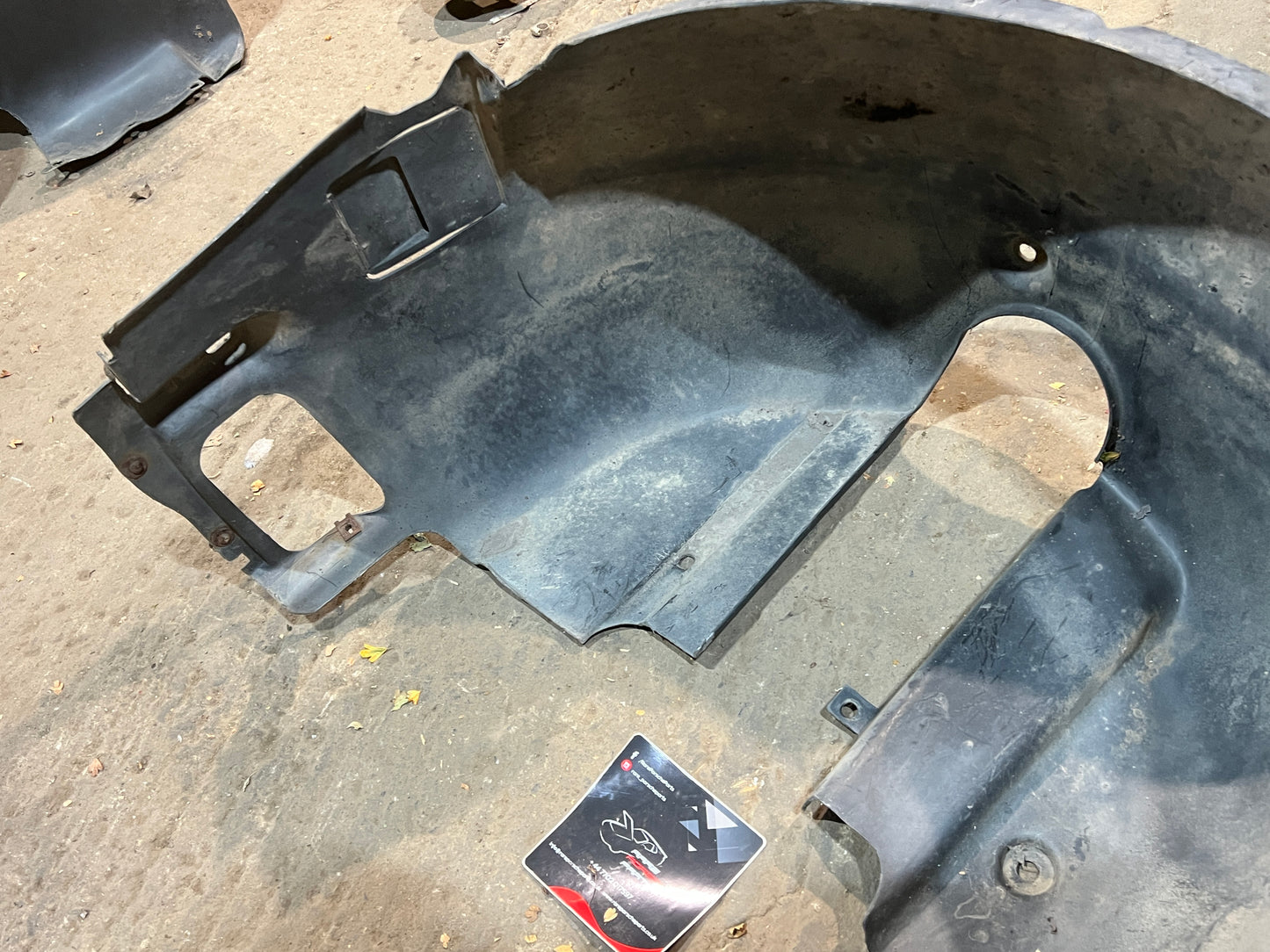Porsche 944 turbo 968 wheel arch liner left 94450438102 spares or repair